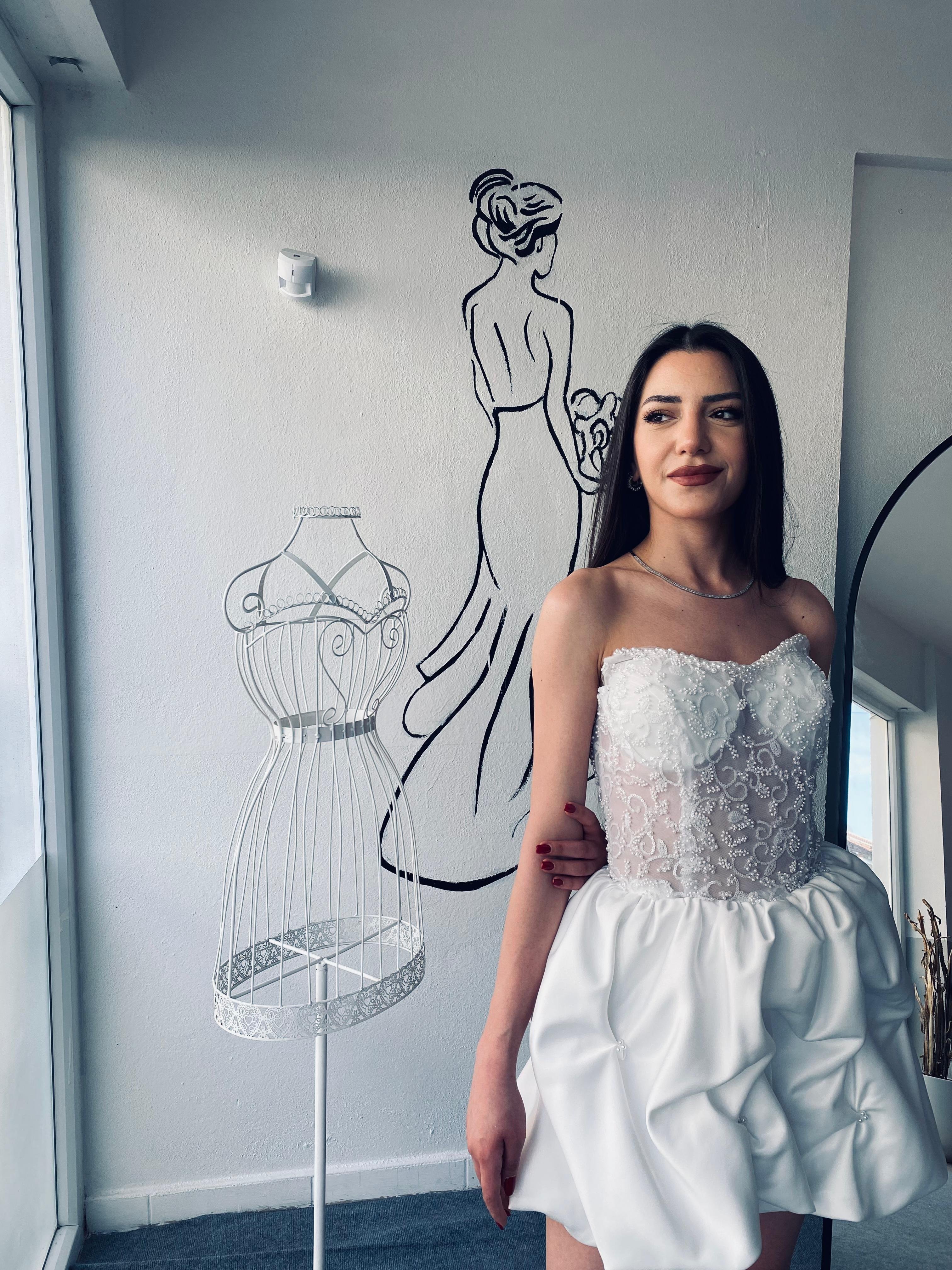 Lina – İnci İşlemeli Dantel Üstlü Mini After Party Elbisesi