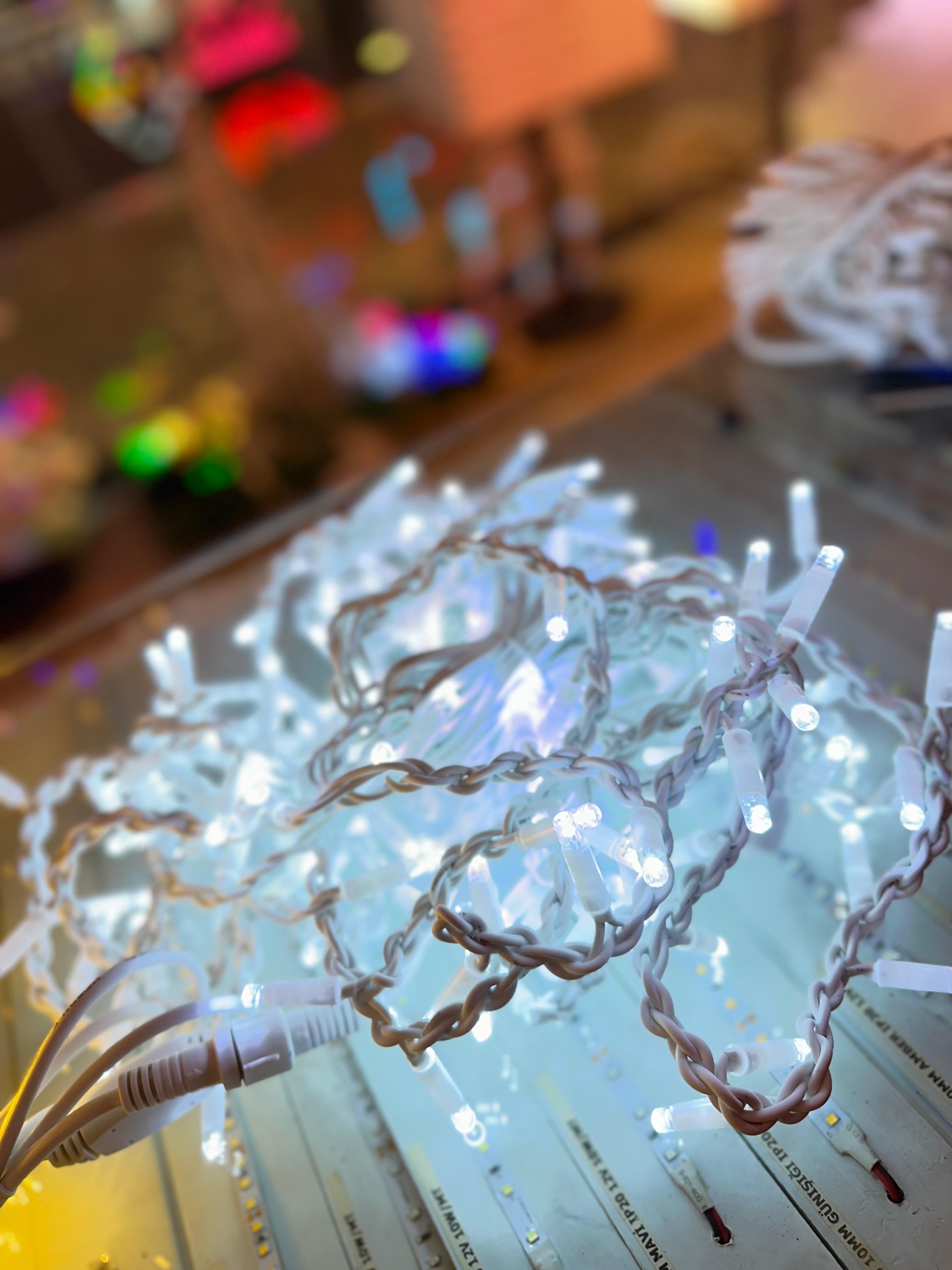 2*1 METRE SAÇAK LED DIŞ MEKAN İP65 YILBAŞI SÜSLEMELESİ 192 LEDLİ BEYAZ KABLO