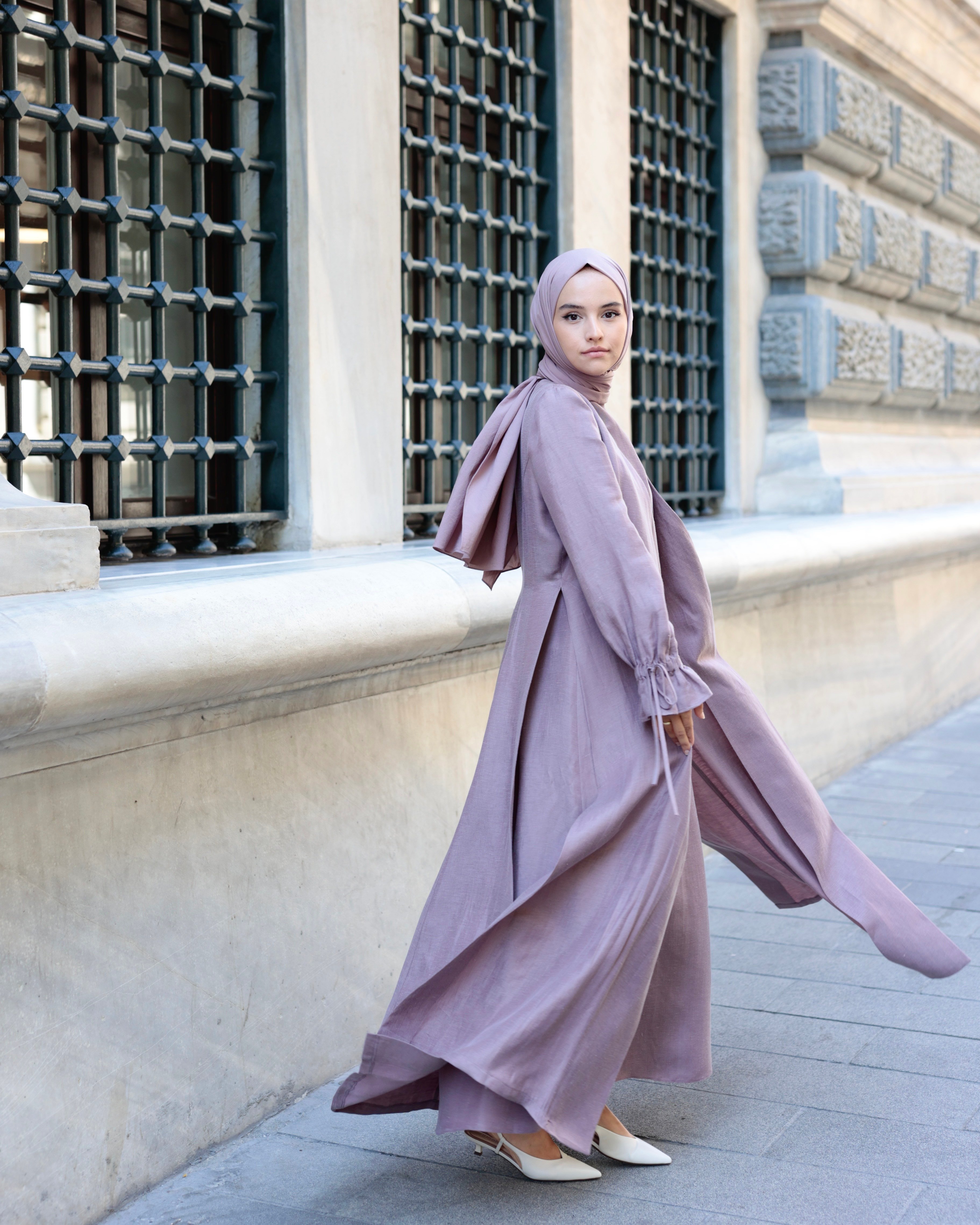 Paria Abaya