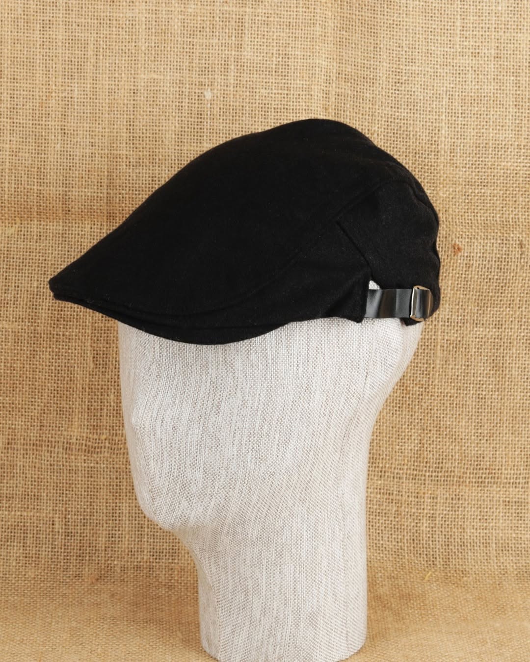 Kışlık Siyah Kaşe Tokalı Erkek Kasket