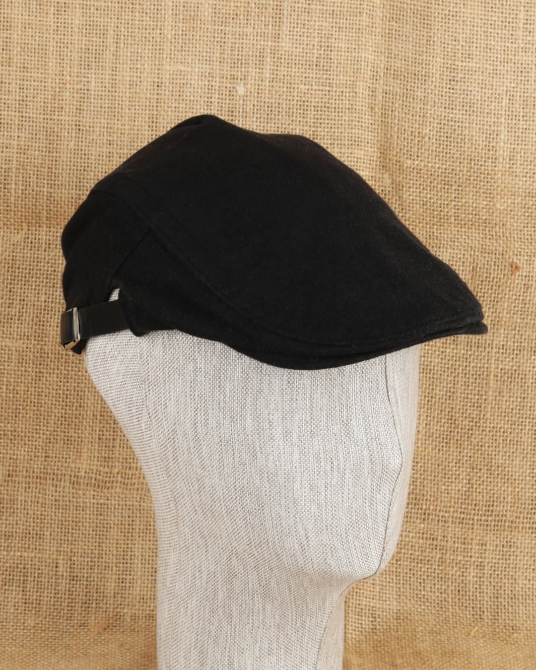 Kışlık Siyah Kaşe Tokalı Erkek Kasket