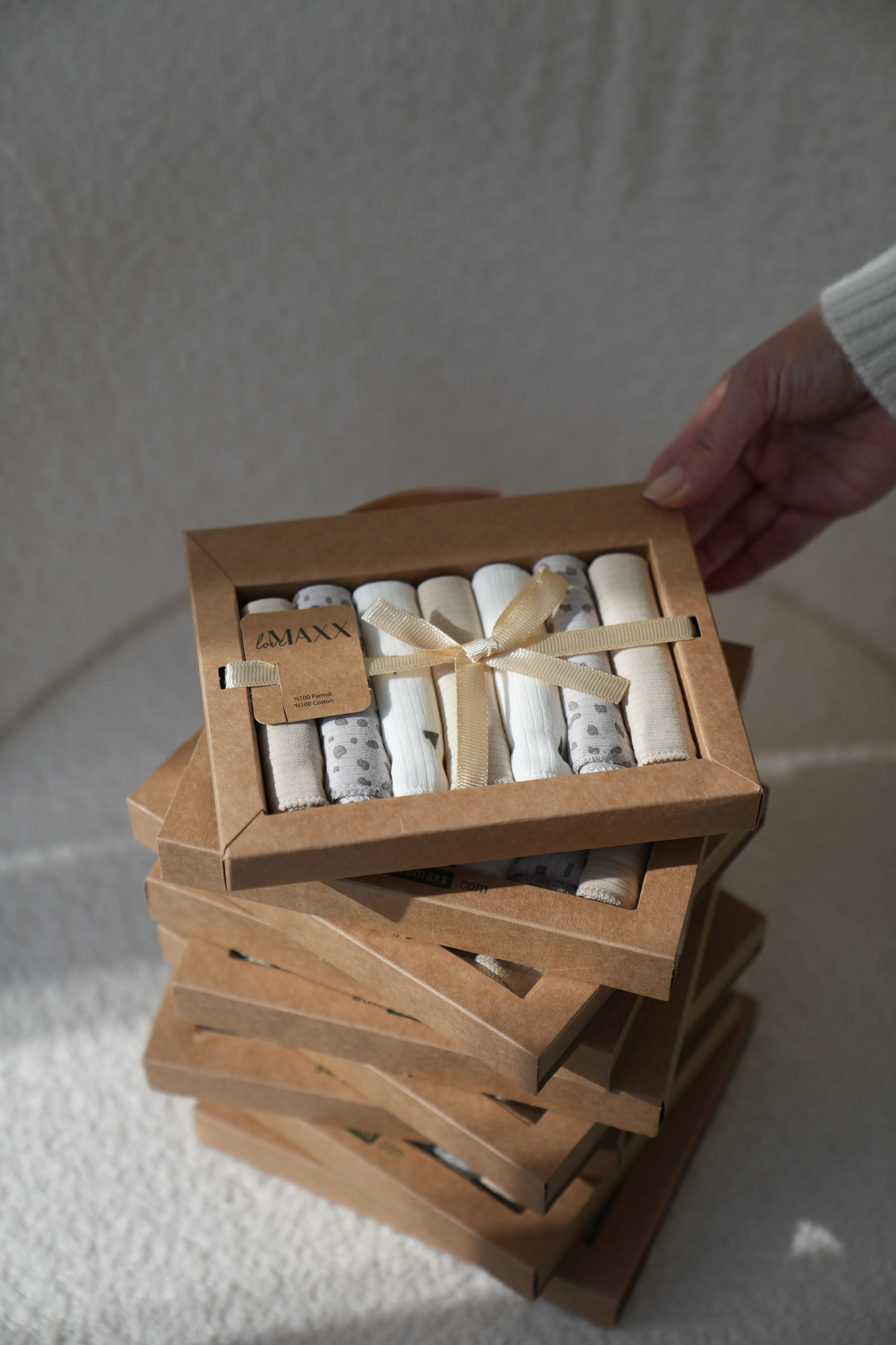 LOVEMAXX UNISEX KRAFT KUTULU 7Lİ MENDİL