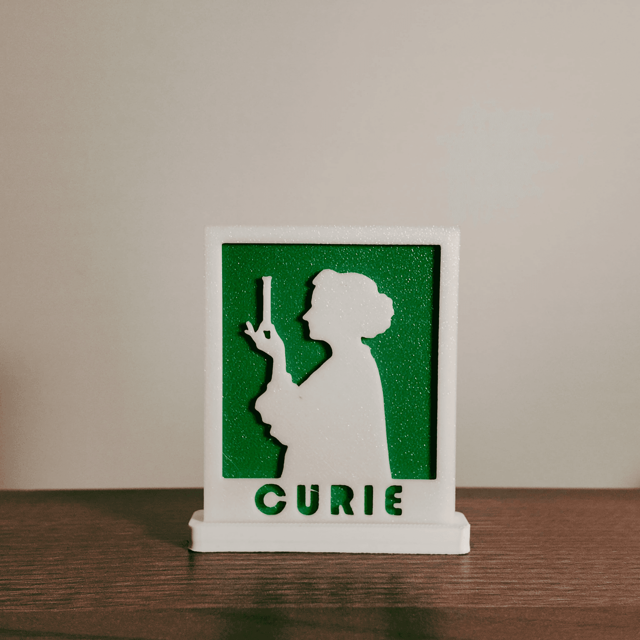 Curie - Masaüstü Çerçeve Figür