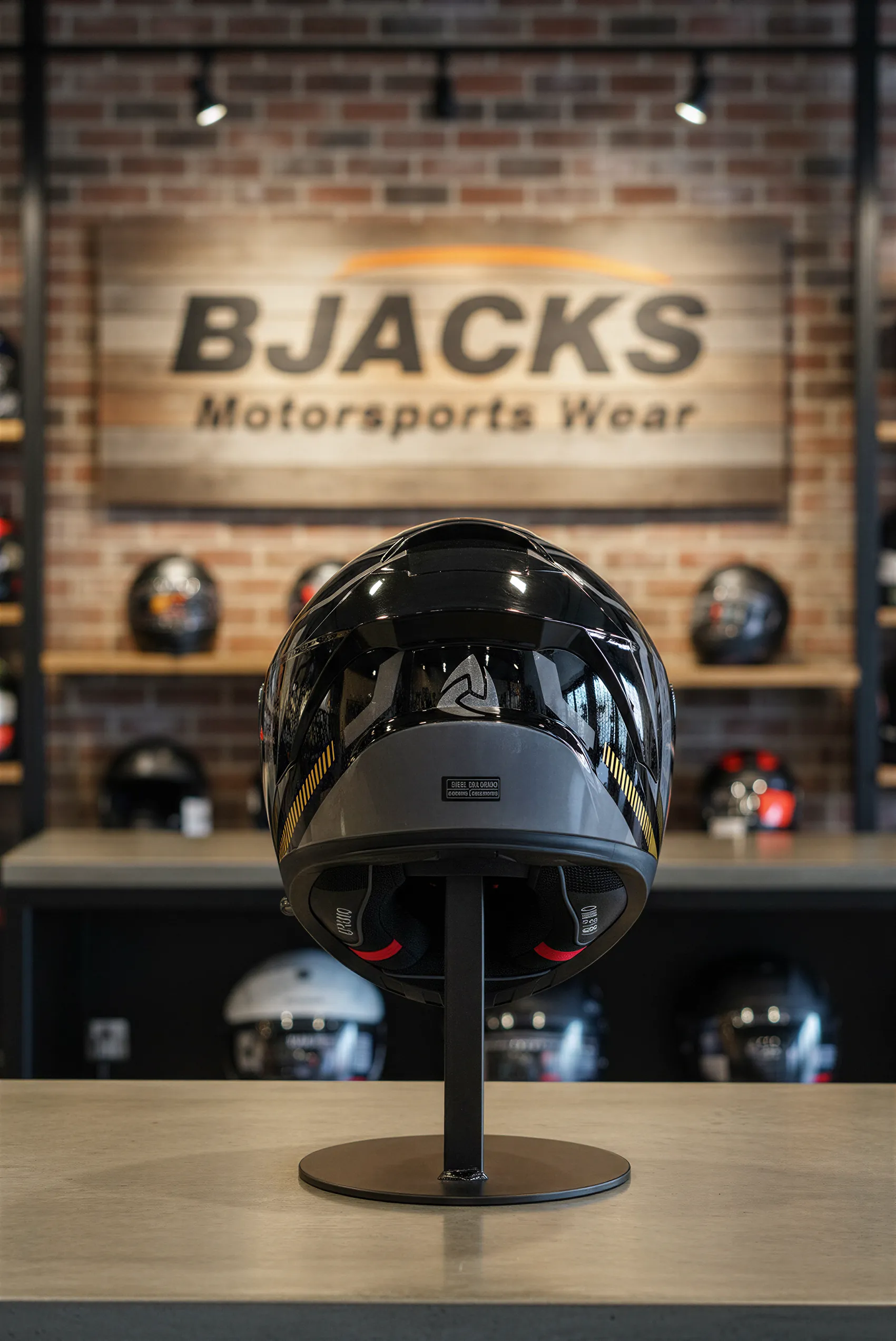 Nukro YM-853 Power Gold Black Kapalı Kaskı | Pinlock 30 Dahil | Güçlü, Konforlu ve Şık Tasarım