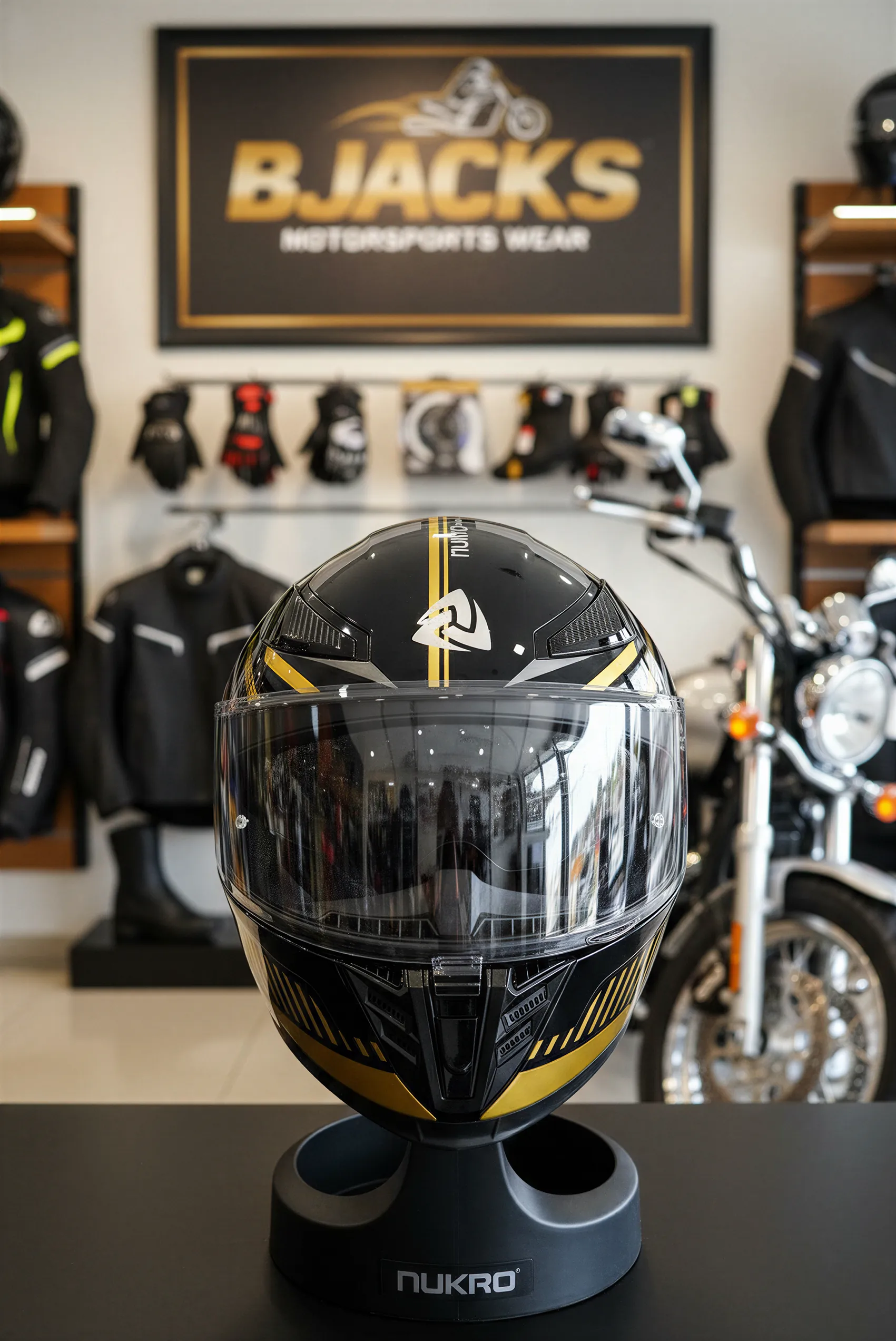 Nukro YM-853 Power Gold Black Kapalı Kaskı | Pinlock 30 Dahil | Güçlü, Konforlu ve Şık Tasarım