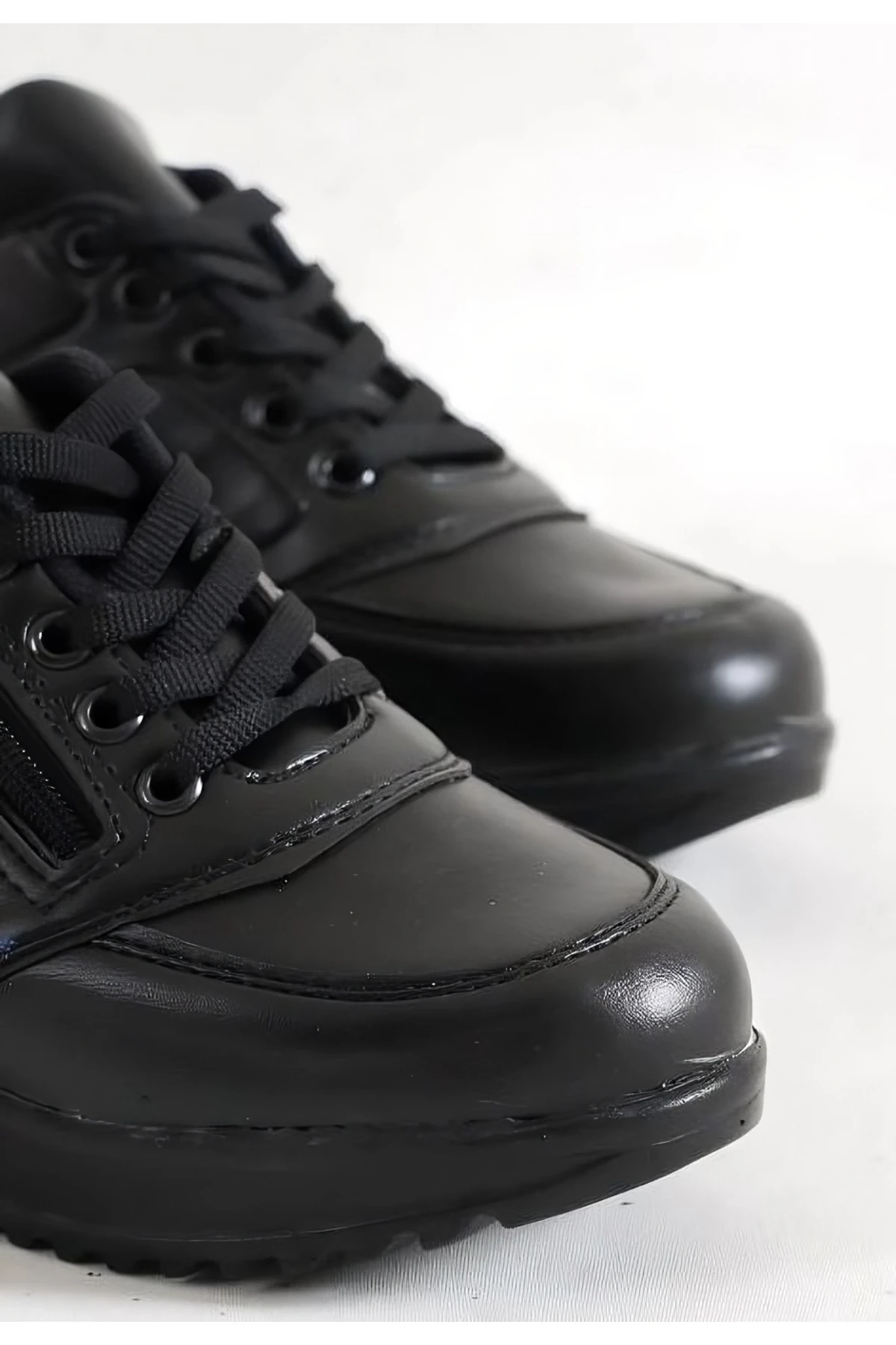 Kadın Siyah Fermuarlı Spor Ayakkabı