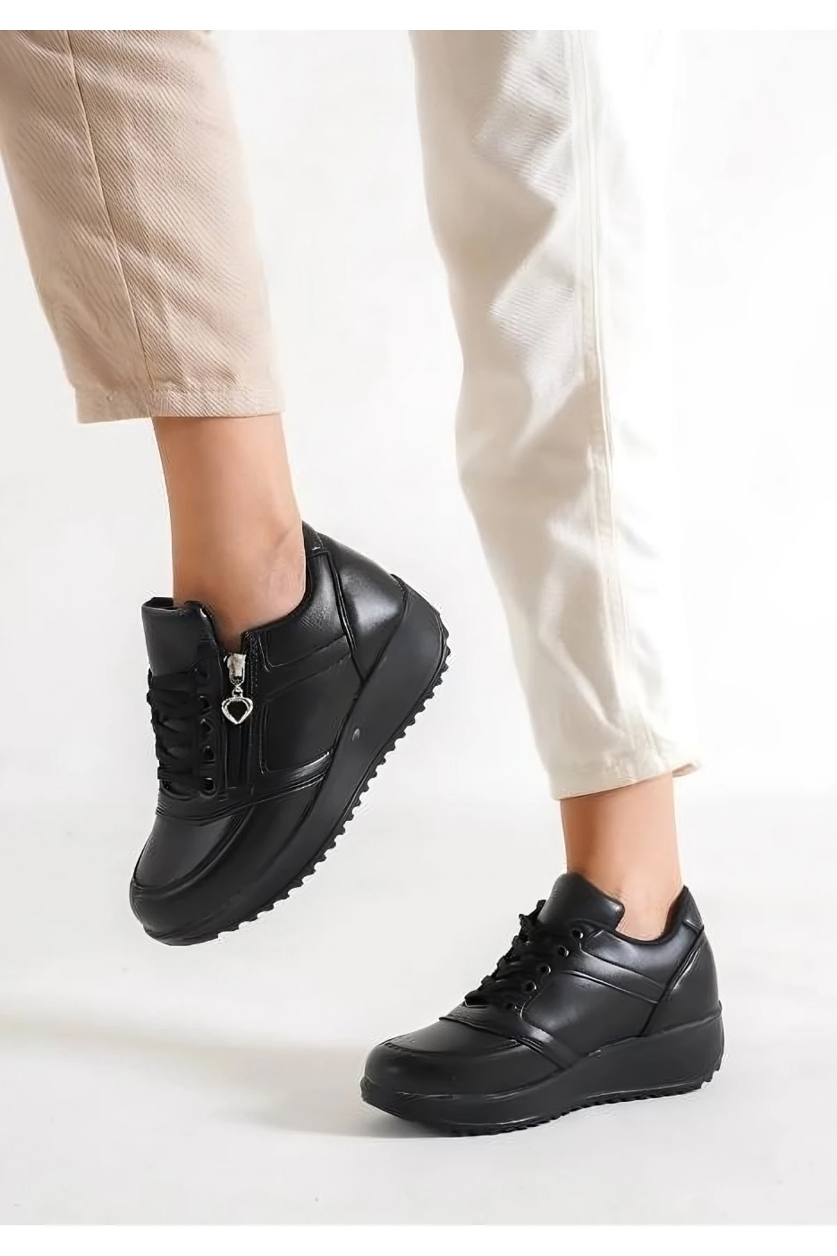 Kadın Siyah Fermuarlı Spor Ayakkabı