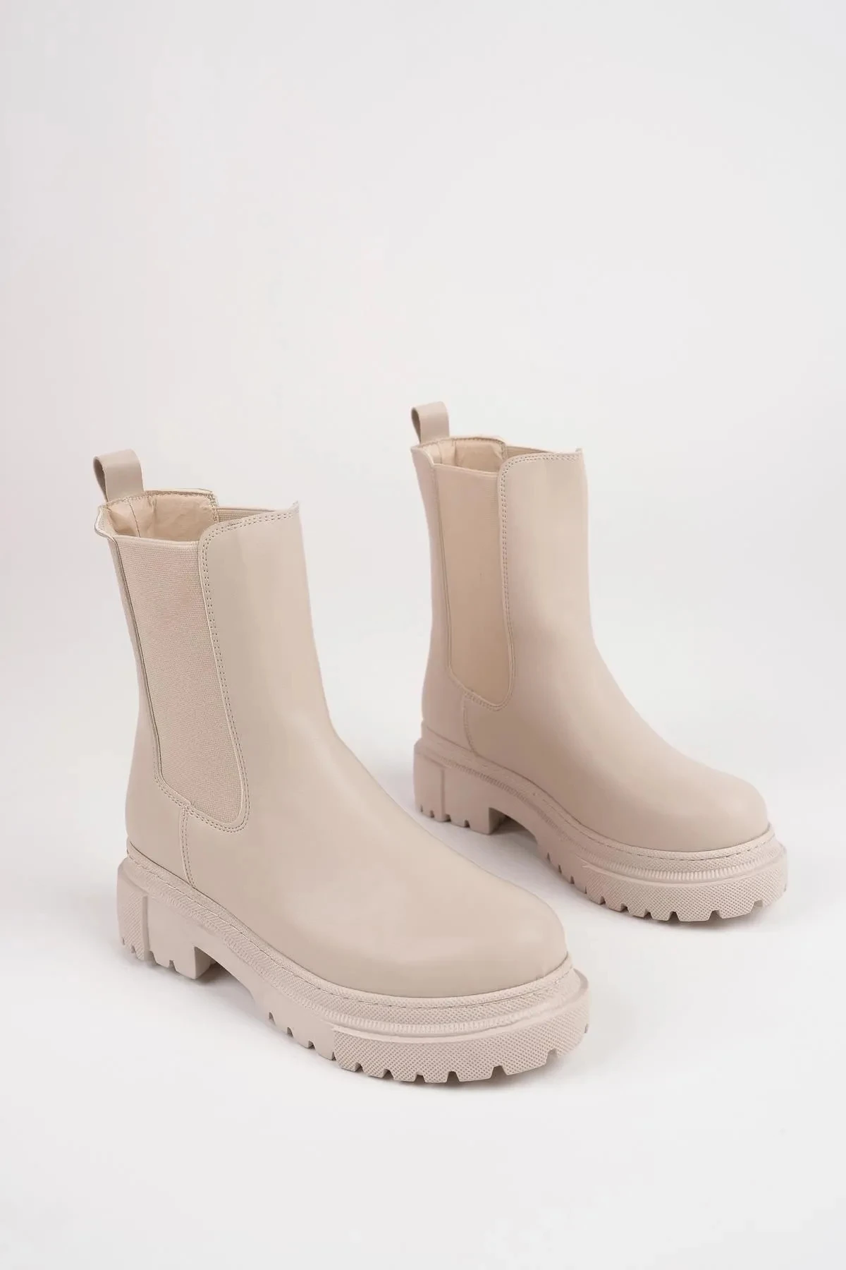 Kalın Topuklu Bağcıksız Lastikli Kışlık Kadın Outdoor Bot