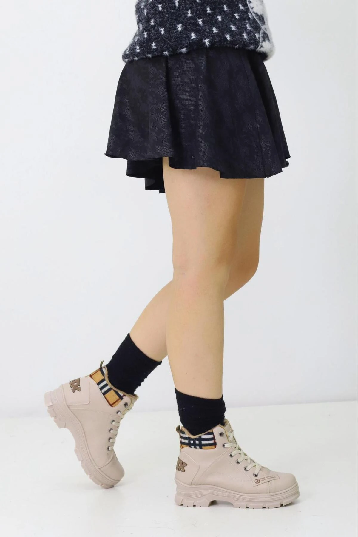 Kadın Kışlık Outdoor Bot – Su Geçirmez, Kaymaz Termo Taban, Sıcak Astar