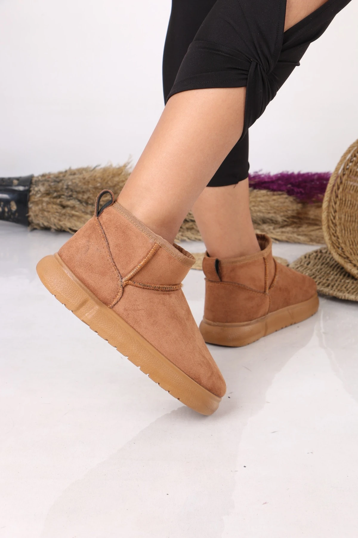 Kadın Ultra Bot – Kısa Konçlu Kürklü Kışlık Günlük Rahat