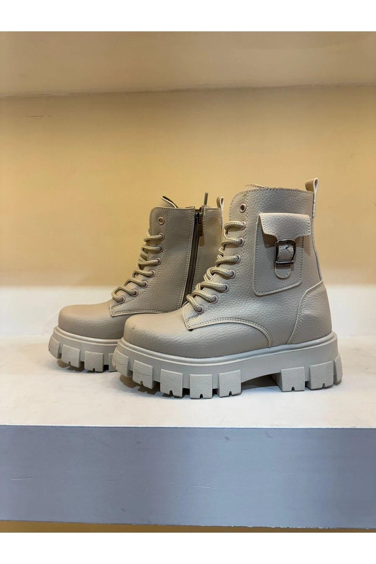 Kadın BEJ Cepli Kancalı Içi Kürklü Fermuarlı Postal Bot&bootie