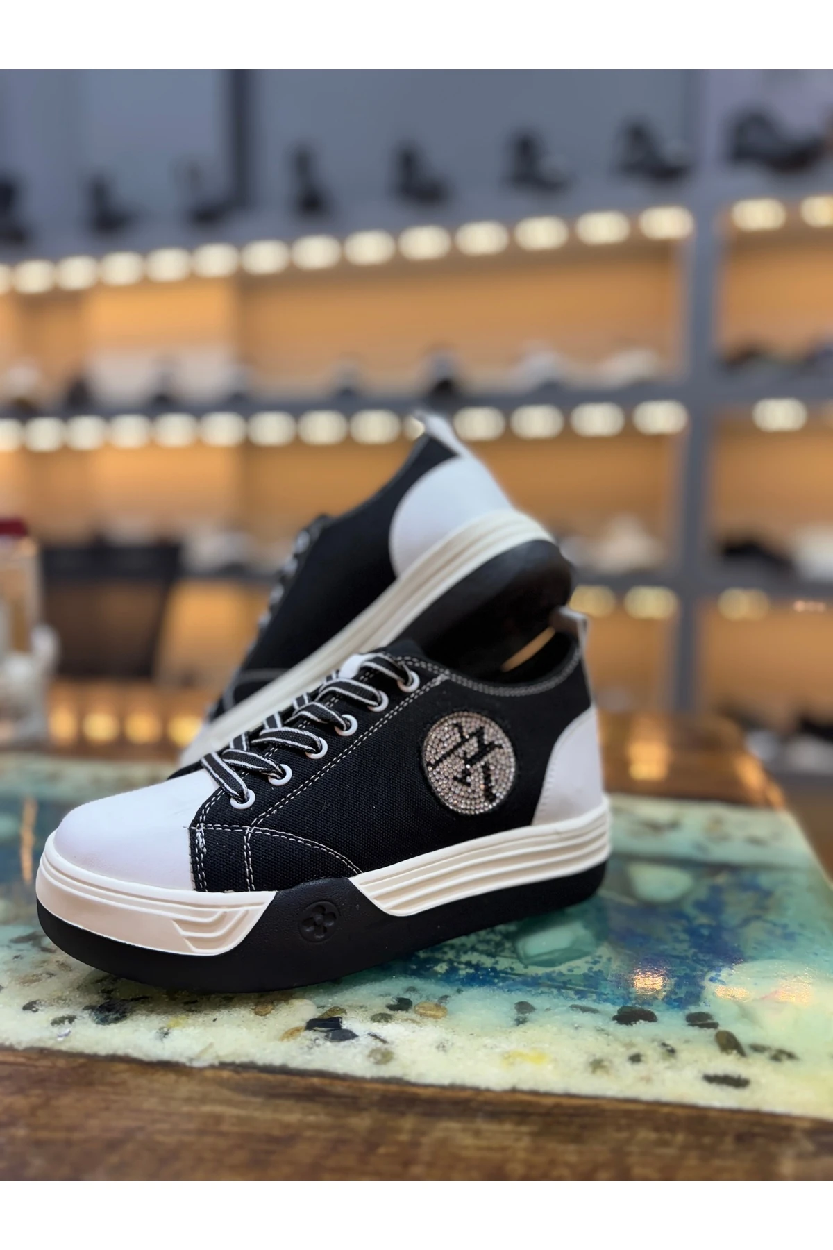 Kadın Taşlı Bağcıklı Şık Sneaker Ayakkabı Rahat Faylon Lüks Taban RM777