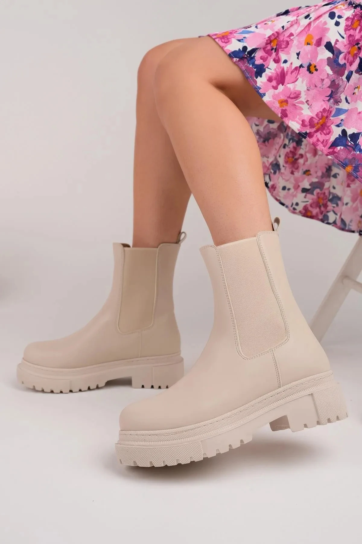 Kalın Topuklu Bağcıksız Lastikli Kışlık Kadın Outdoor Bot