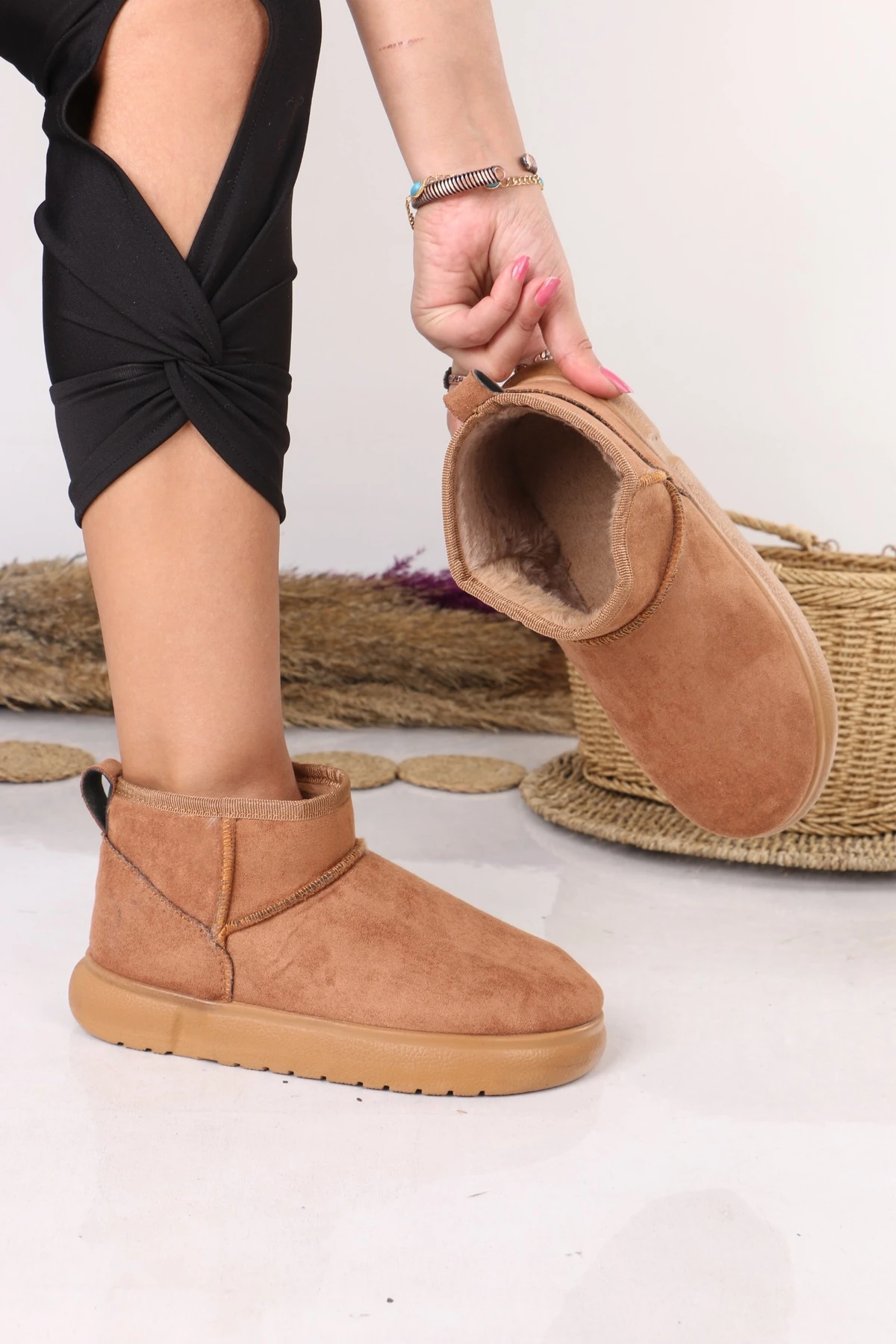 Kadın Ultra Bot – Kısa Konçlu Kürklü Kışlık Günlük Rahat