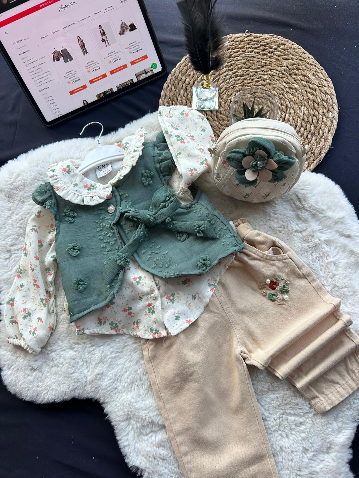 Kız Çocuk Pantolon Gömlek Yelek Çanta 4 Lü Takım