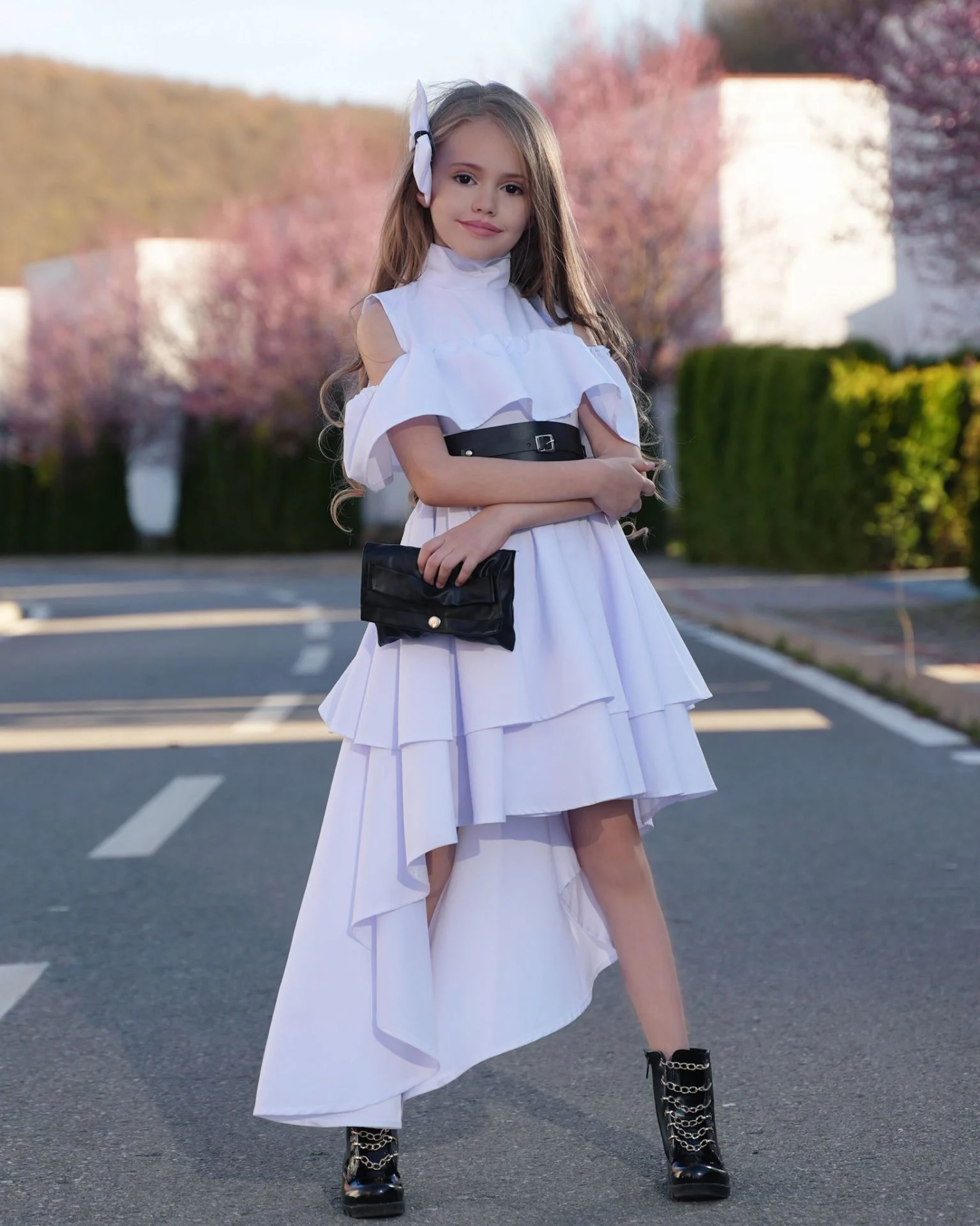 Kız Çocuk Beyaz Elbise Kemerli Çantalı Elbise 4  parça