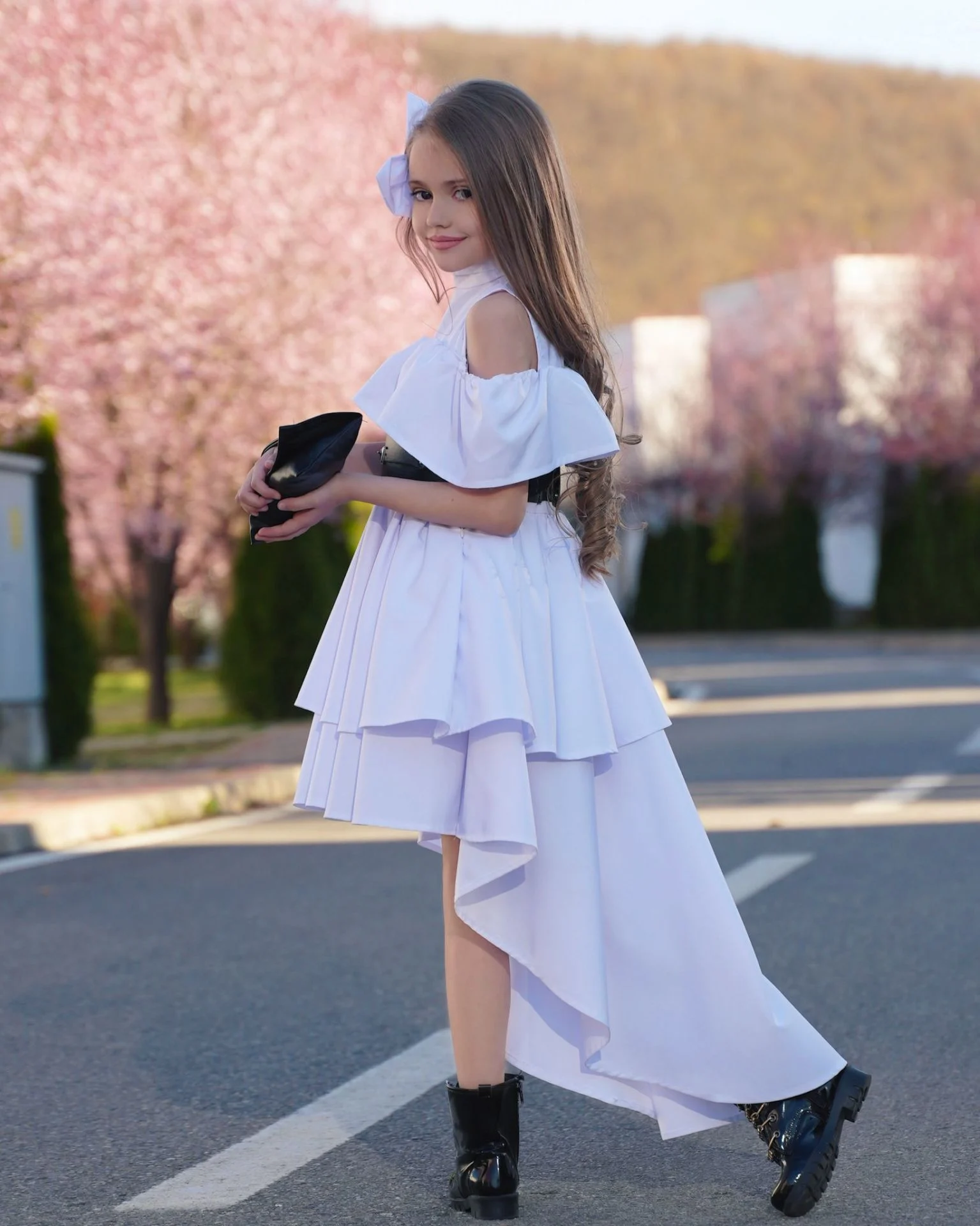 Kız Çocuk Beyaz Elbise Kemerli Çantalı Elbise 4  parça