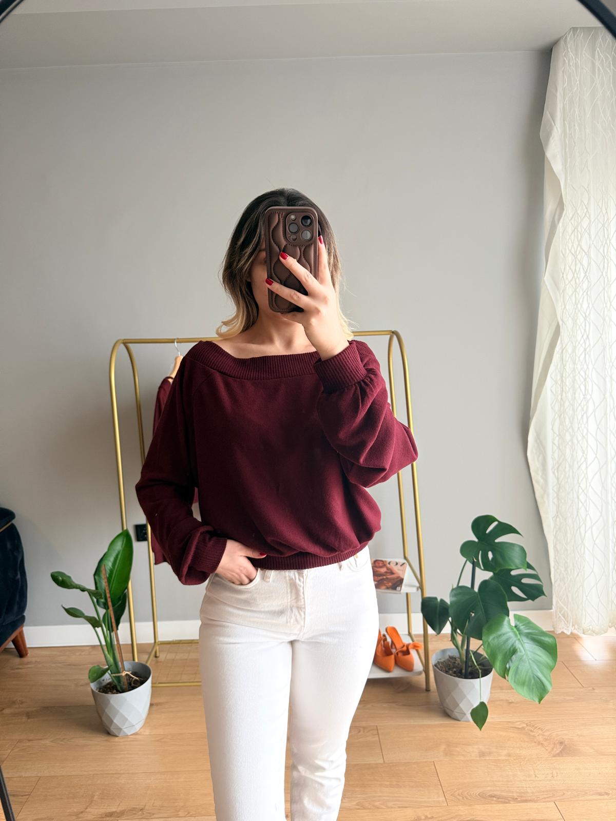 Bordo Sırt Detaylı Dekolteli Kazak