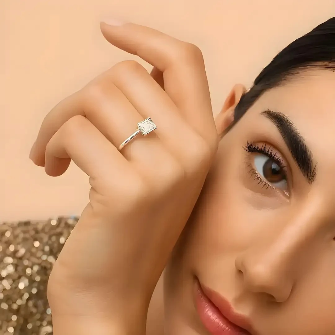 Emerald Grace Solitaire Lab Grown Diamond Yüzük