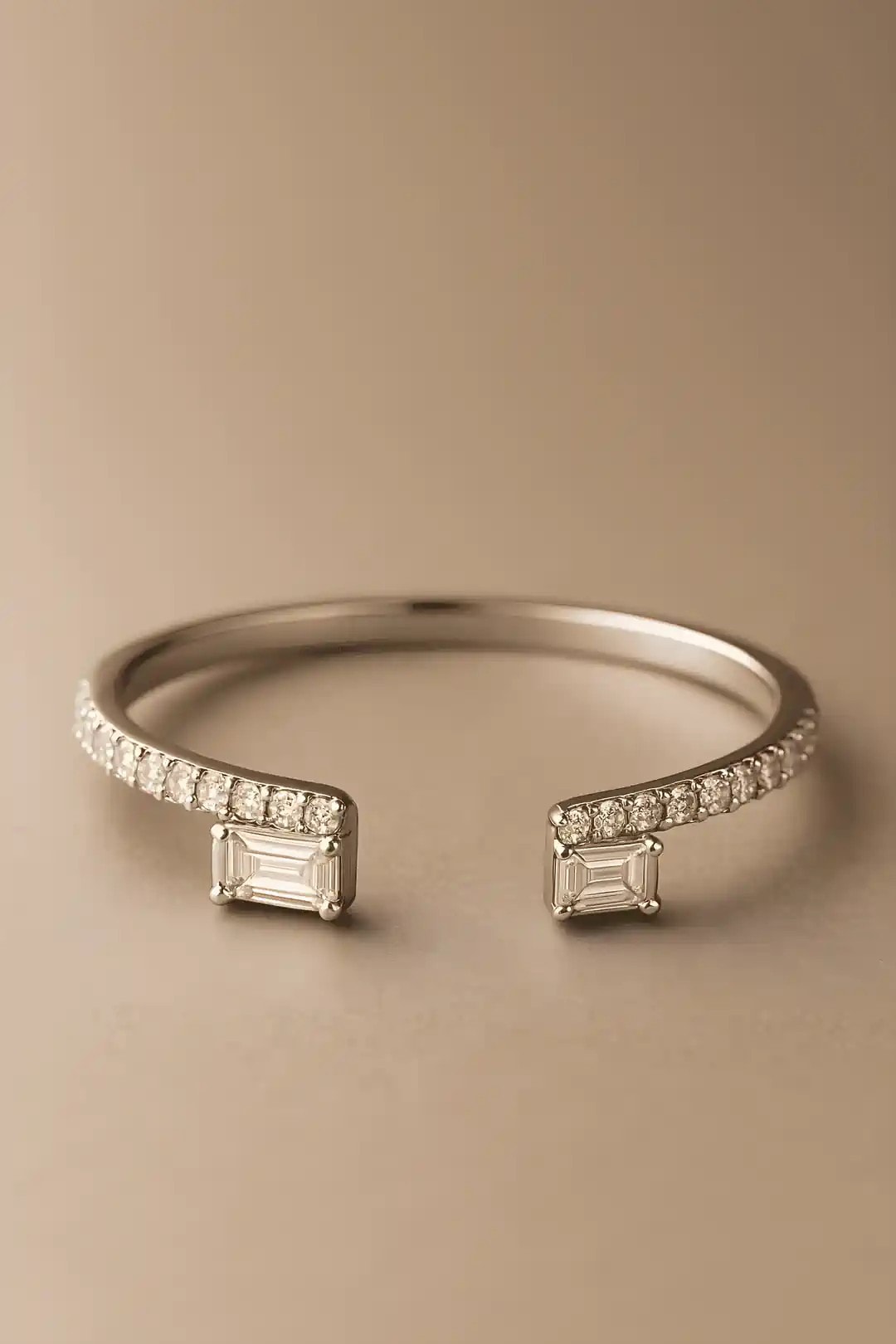 Aurora Baget Lab Grown Diamond Cuff Pırlanta Bilezik