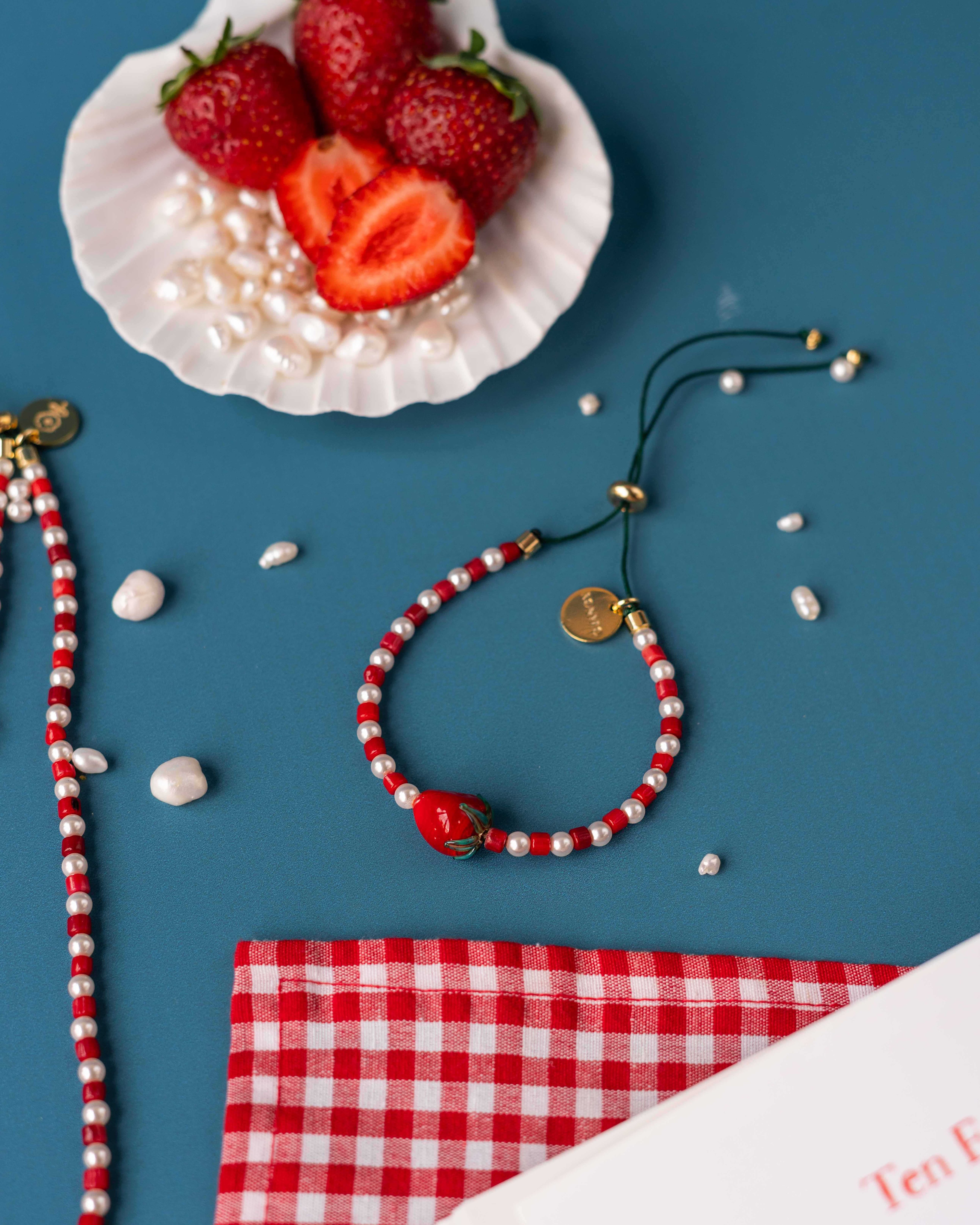 SINGLE STRAWBERRY STRIPED BRACELET