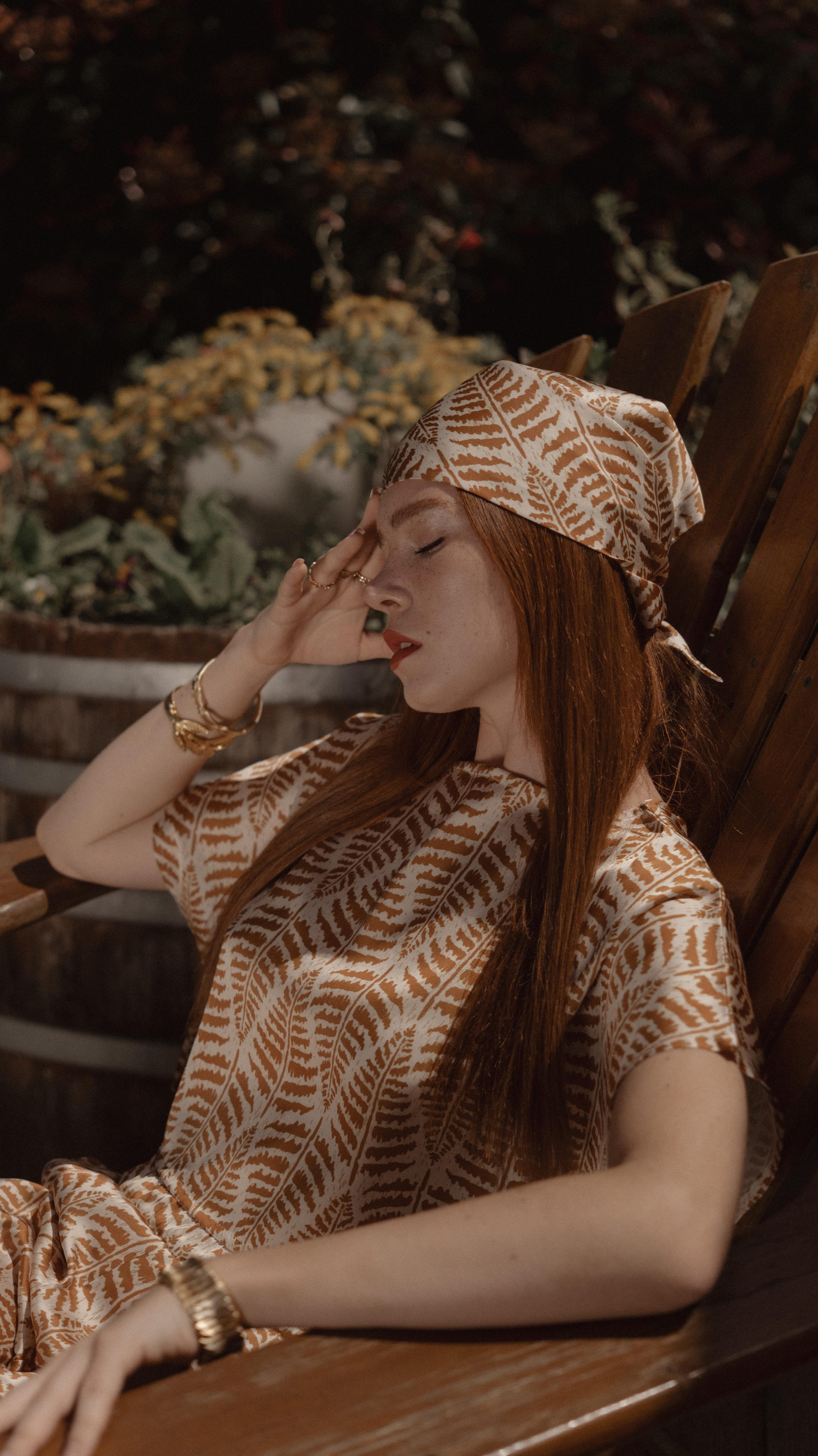 Kahverengi Desen Saten Crop 