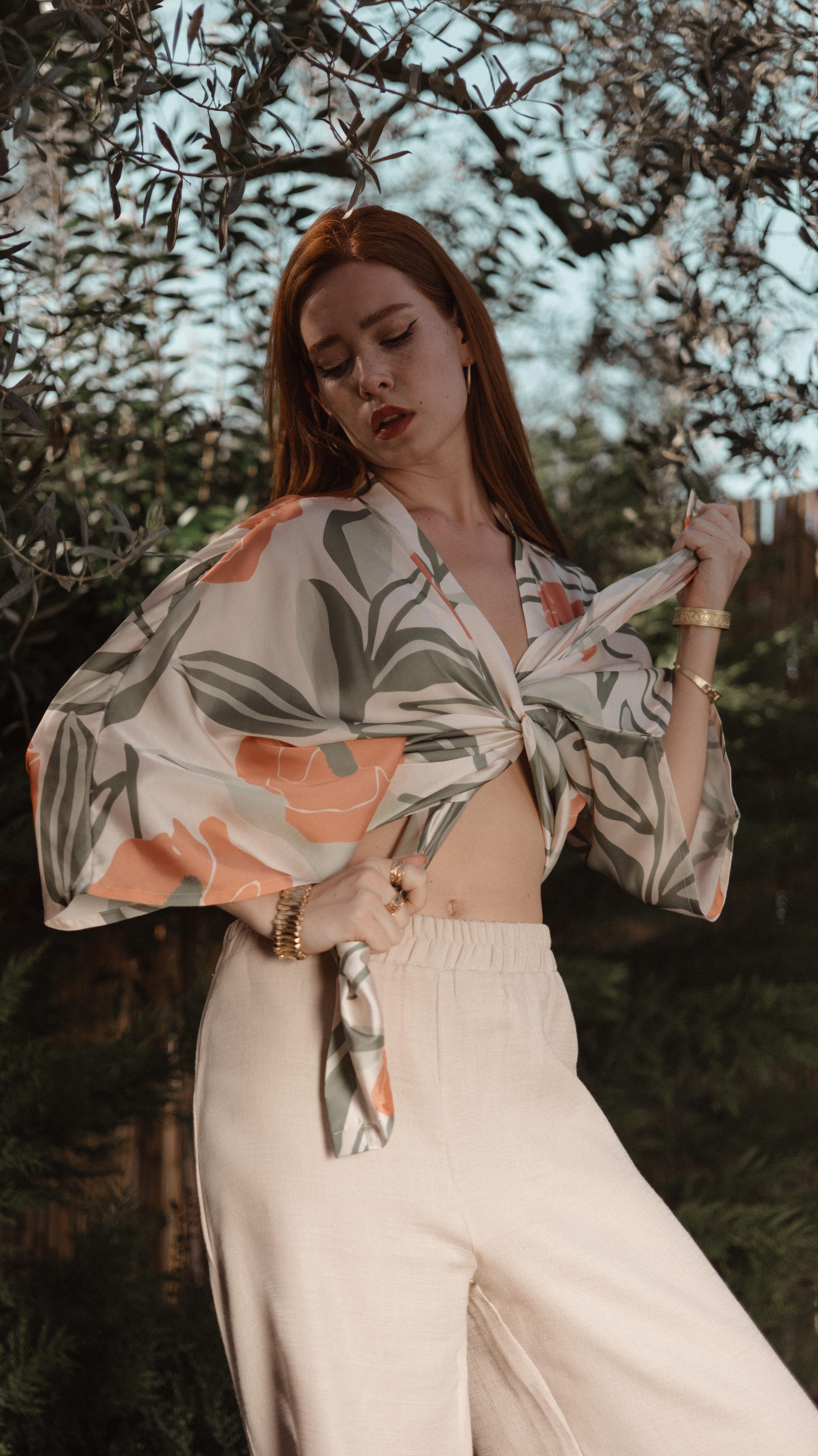 Çiçek Desenli Saten Oversize Kimono - Yeşil Turuncu