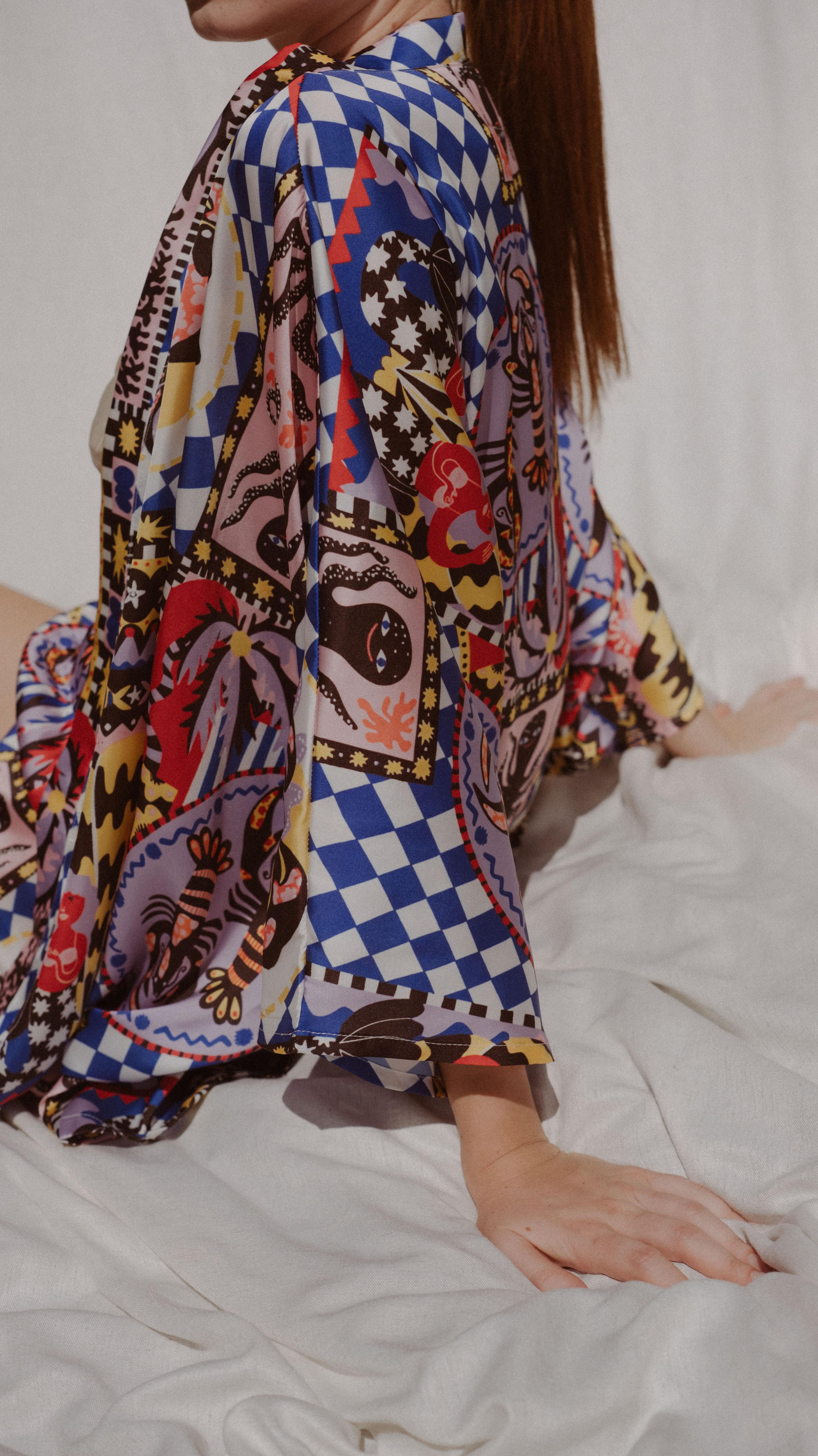 Çok Renkli Saten Oversize Kimono