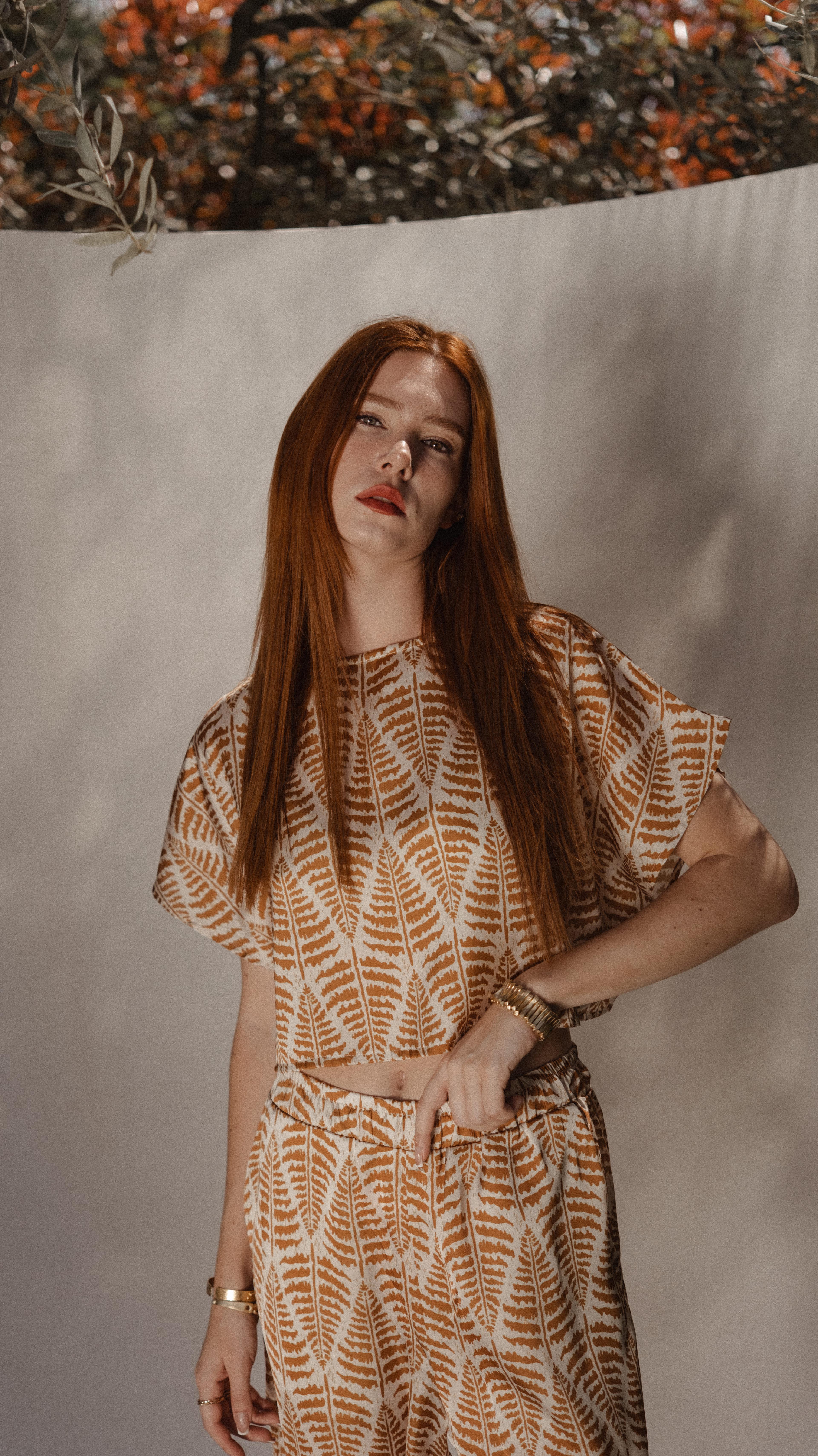 Kahverengi Desen Saten Crop 