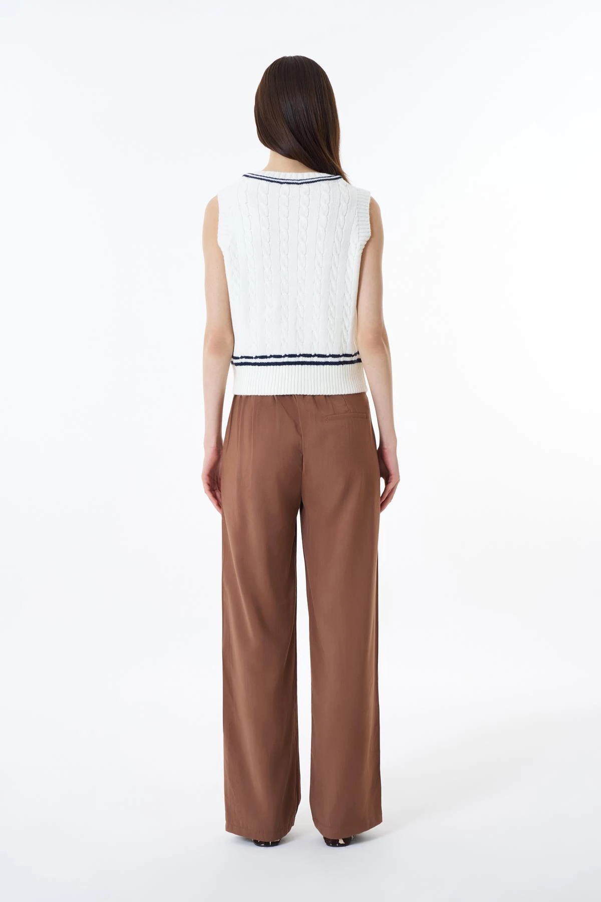 Quzu Önü Nakışlı V Yaka Yelek Ekru