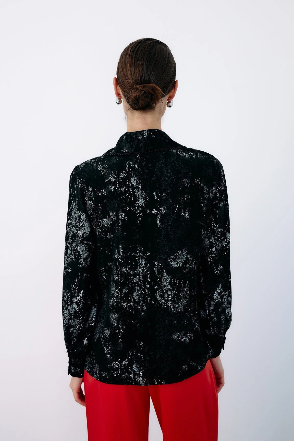 Geniş İnci Yakalı Gömlek - Siyah-Gümüş