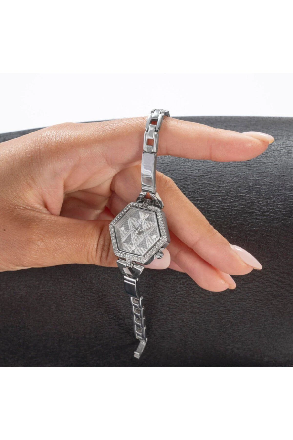 GUGW0680L1 Kadın Kol Saati