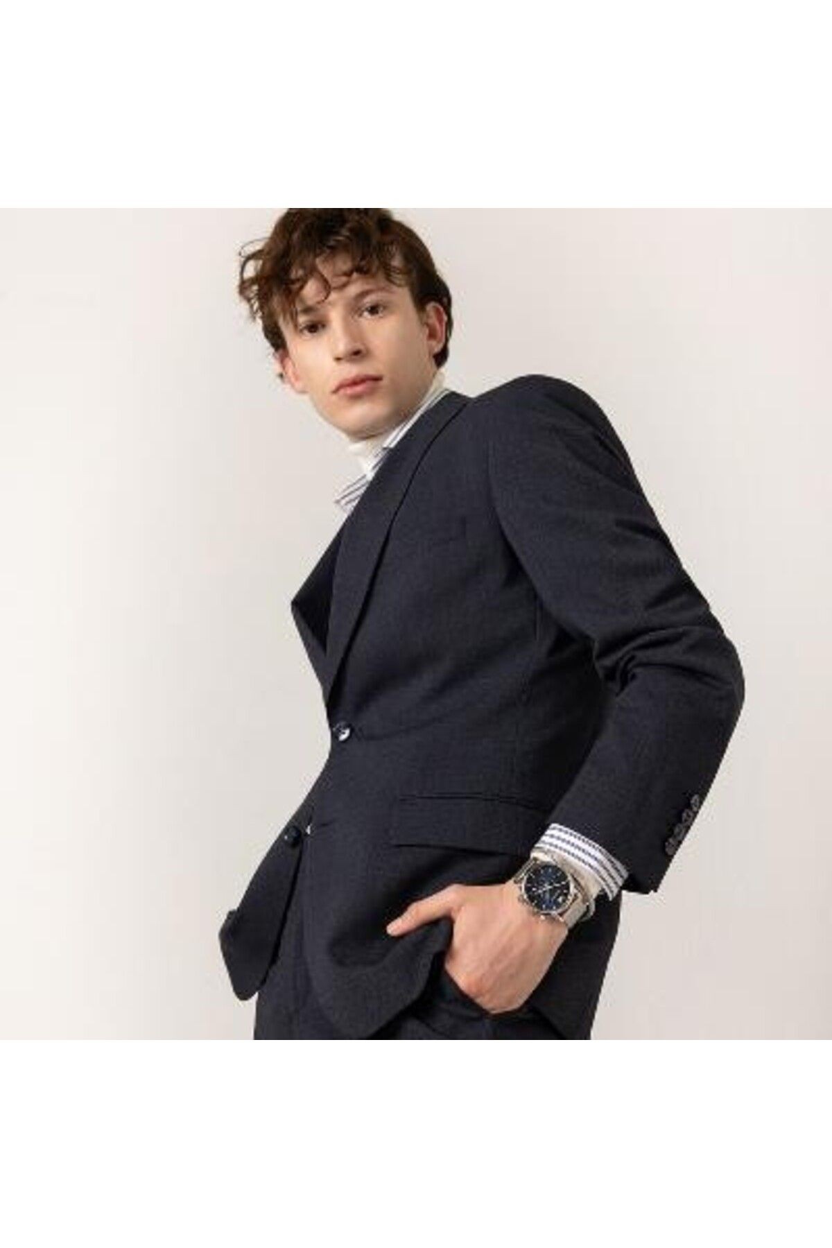 AR1808 EMPORİO ARMANİ KOL SAATİ