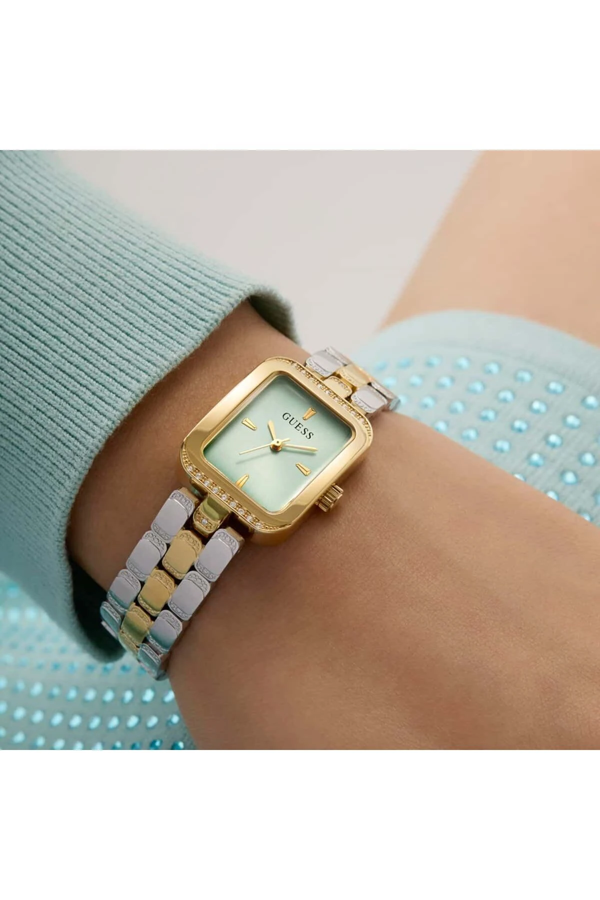 Gugw0865l4 Kadın Kol Saati