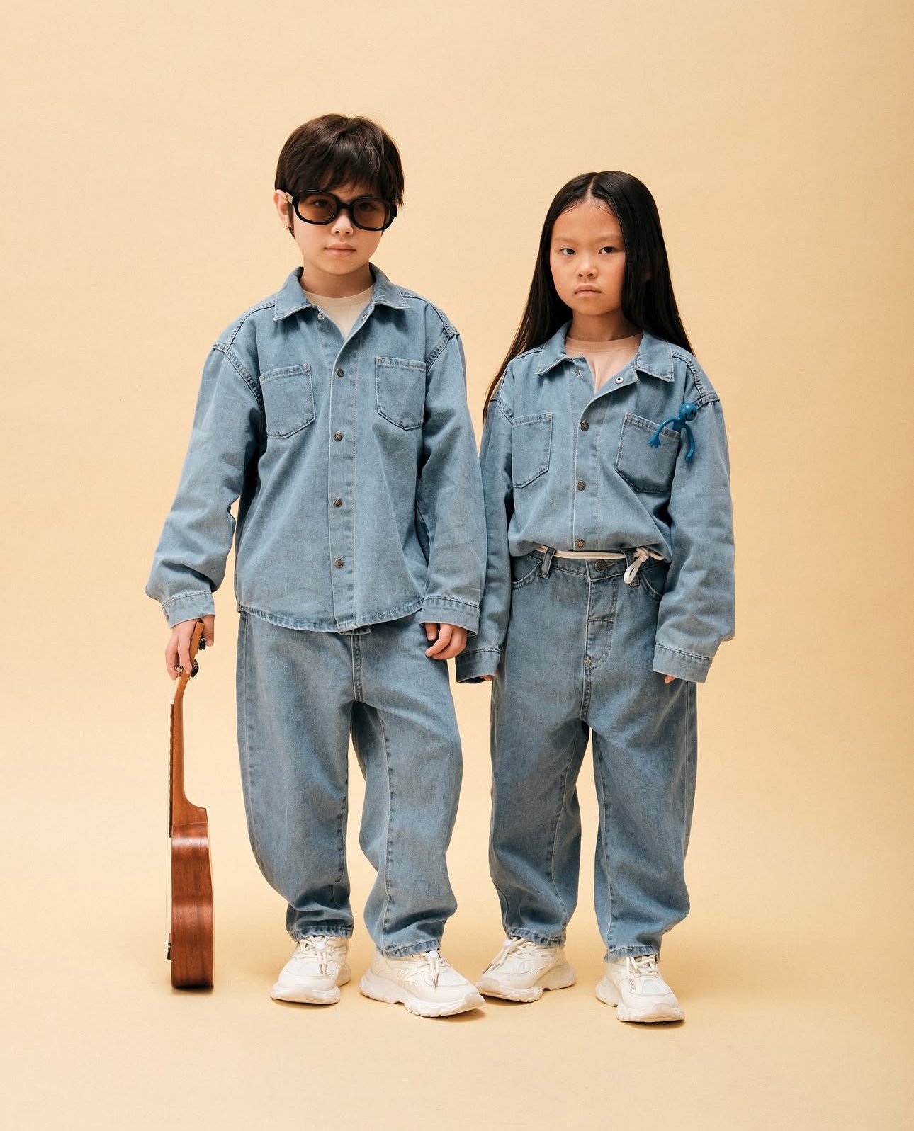 1–7 Yaş Unisex Oversize Açık Mavi Denim Gömlek – Çıtçıtlı
