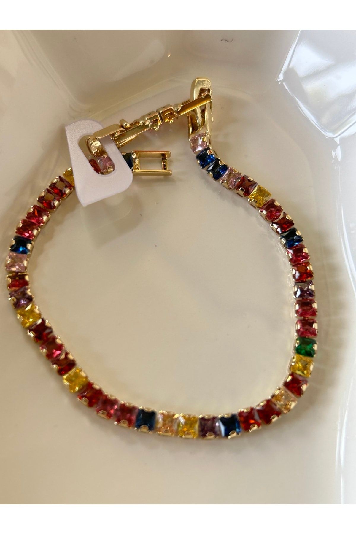 BYM153 Renkli Kristal Taşlı Gold Kaplama İnce Su Yolu Model Kadın Çelik Bileklik – Ayarlanabilir, Suya Dayanıklı, Günlük ve Özel Gün Takısı