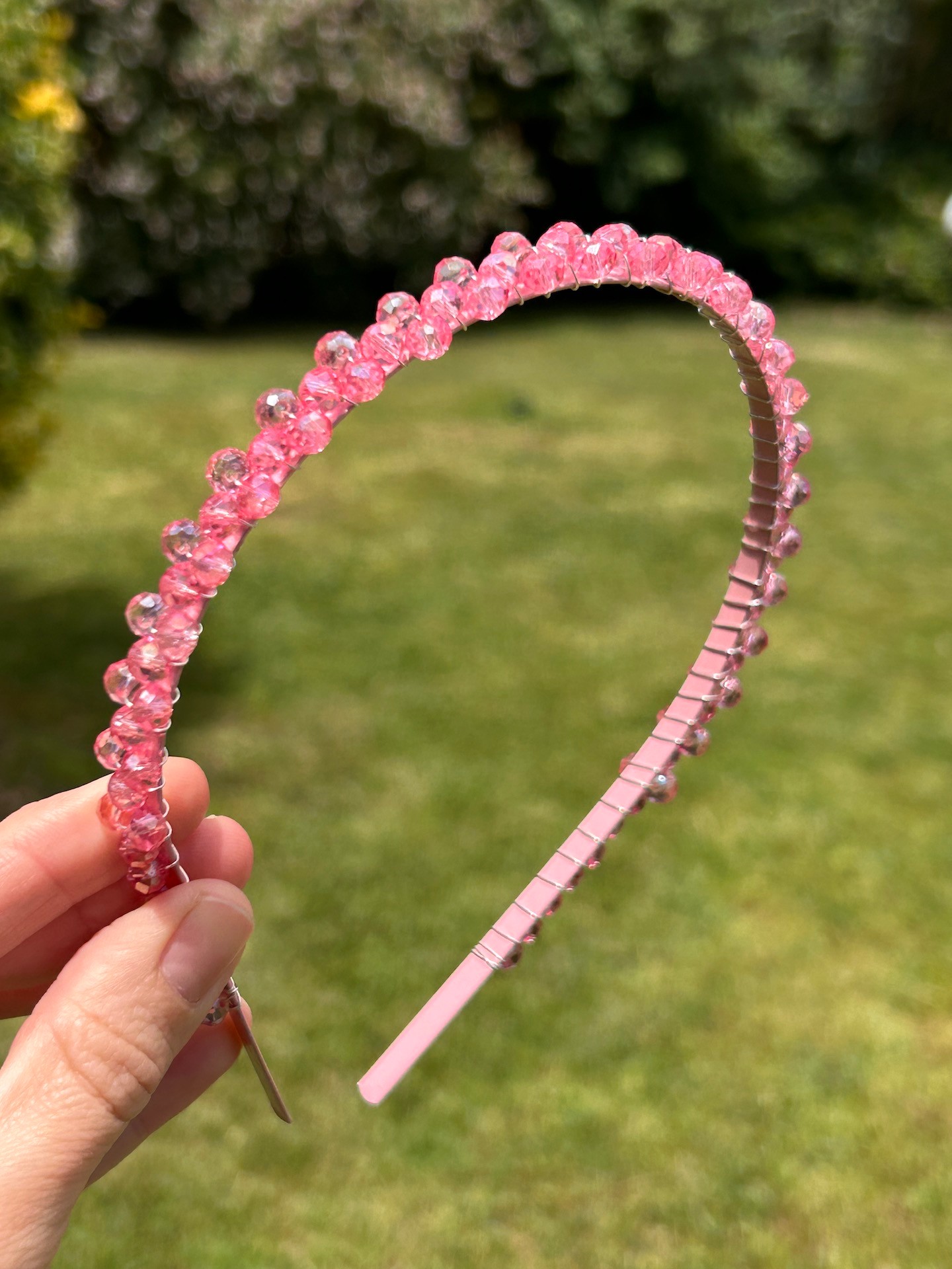BYM568 Kadın ve Kız Çocuk Abiye Saç Aksesuarı Günlük Pembe Kristal Taşlı Metal Parlak Kadın Saç Tacı