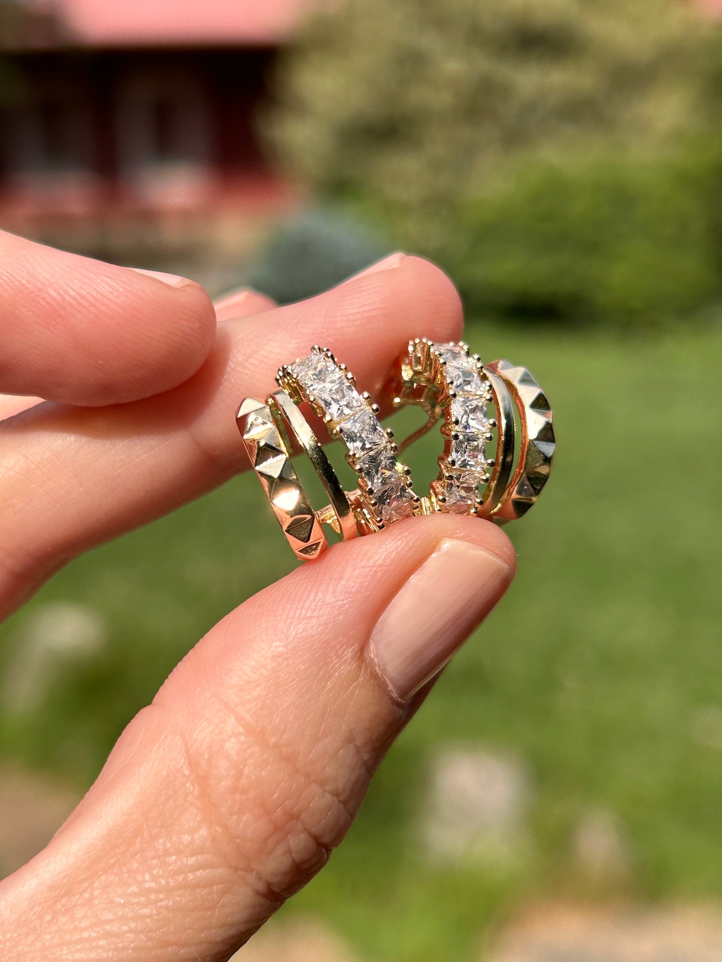 BYM587 Gold Kaplama Zirkon Taşlı Şık Kadın Çelik Küpe – Abiye & Günlük Kullanım