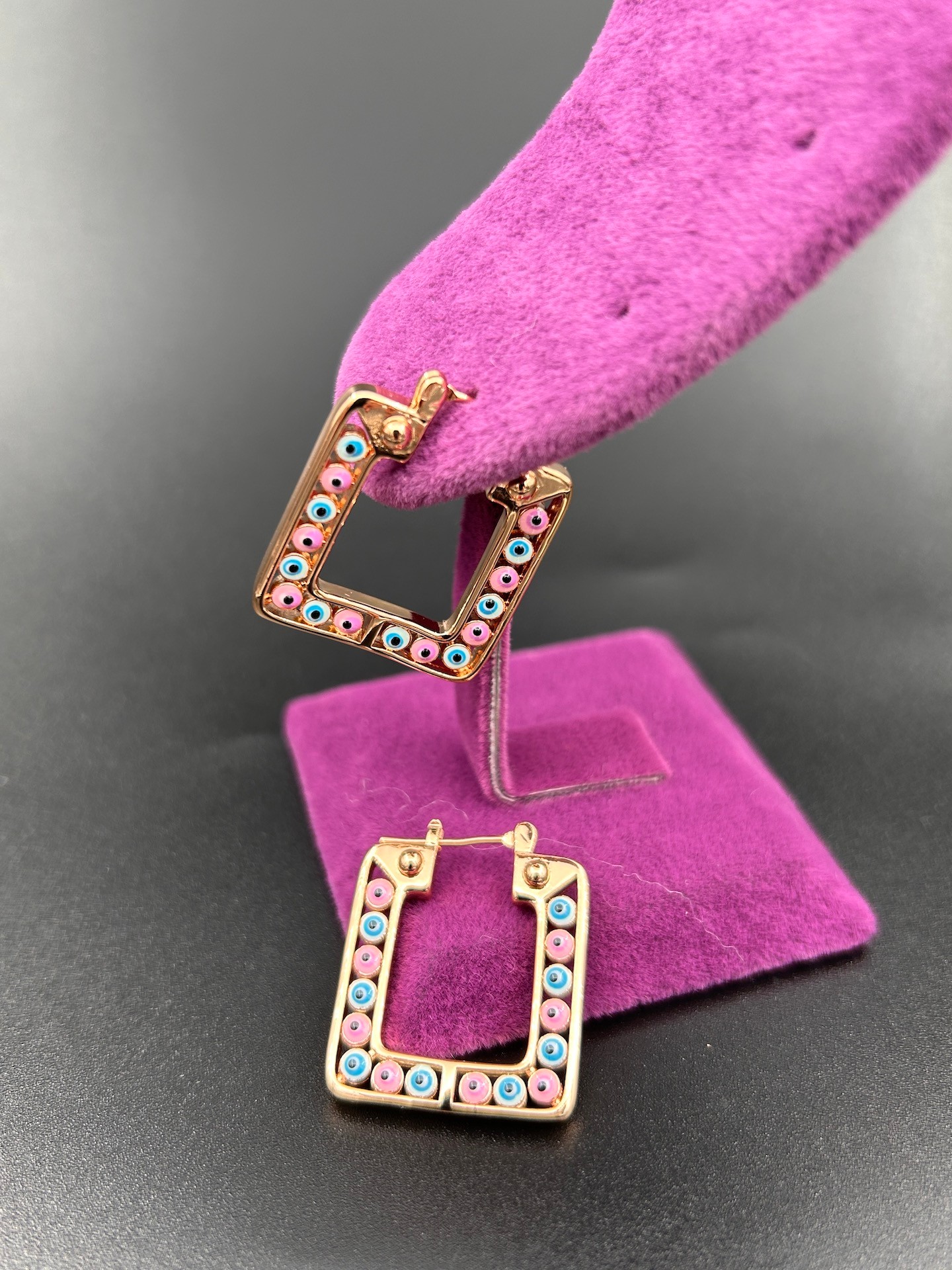 BYM083 Çelik Suya Dayanaklı Kare 3Cm Renkli Nazar Boncuklu Rose Gold Kadın Çelik Küpe