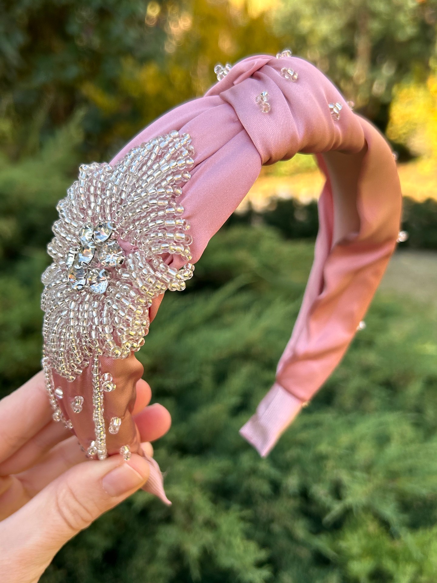 Pembe Saten Taş İşlemeli Abiye Kadın Taç | El Yapımı Nişan Kına Saç Aksesuarı