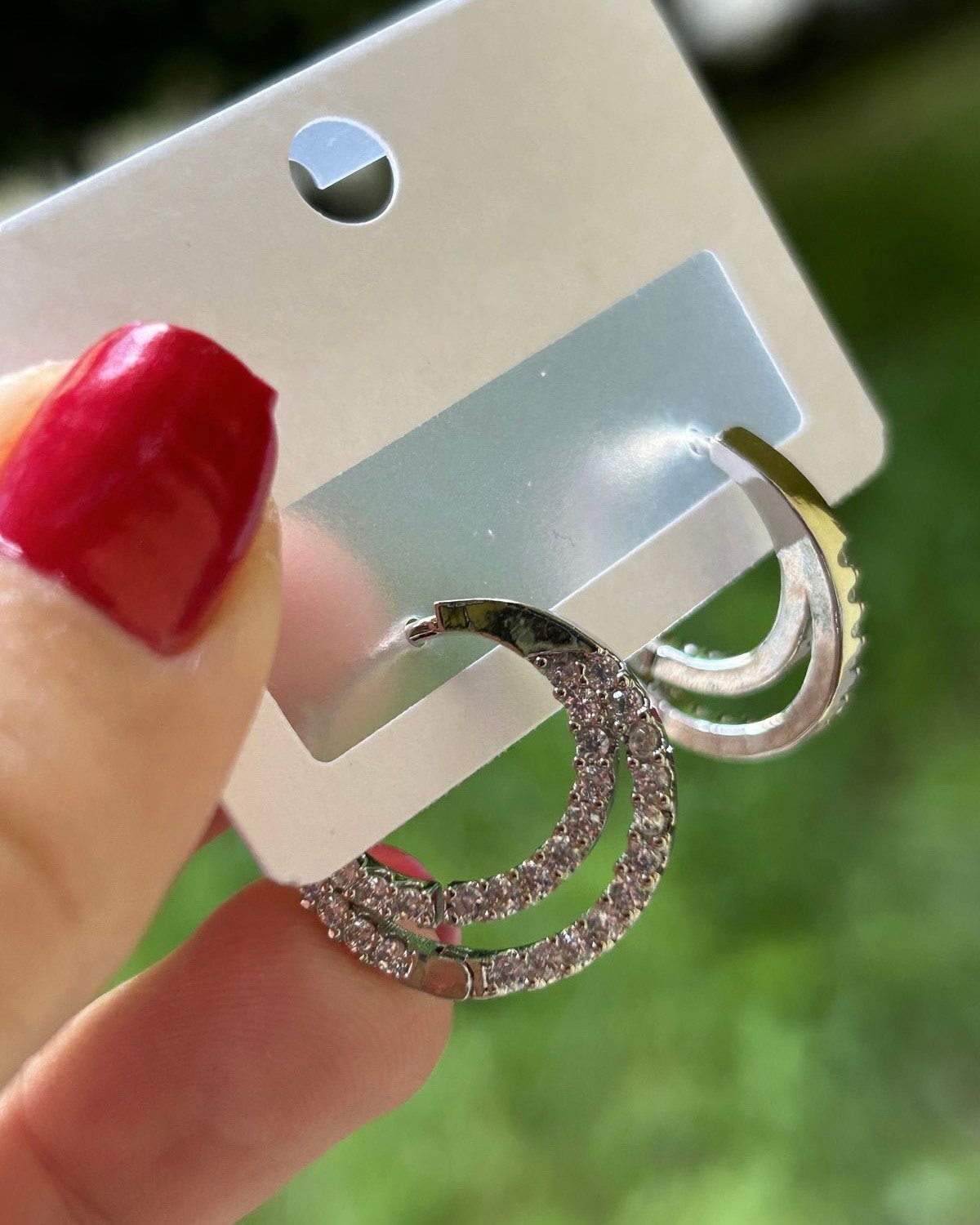 BYM186 Gümüş Renkli Kristal Taşlı Halka Kadın Çelik Küpe