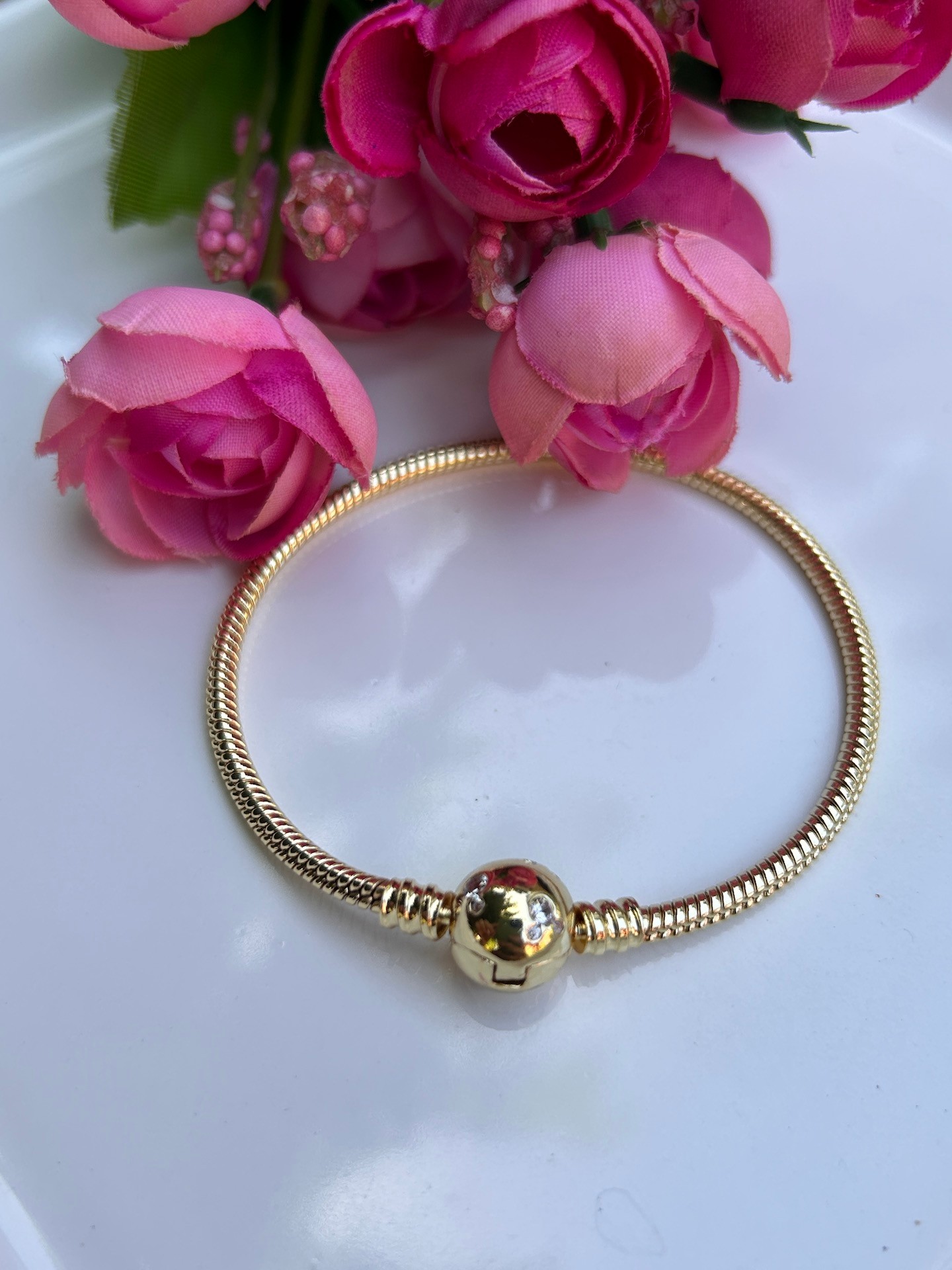 BYM558 Gold Altın Kaplama Yuvarlak Taşlı Kararmaz Çelik Küp Model 18 cm İnce Zarif Kadın Bileklik M00602459331