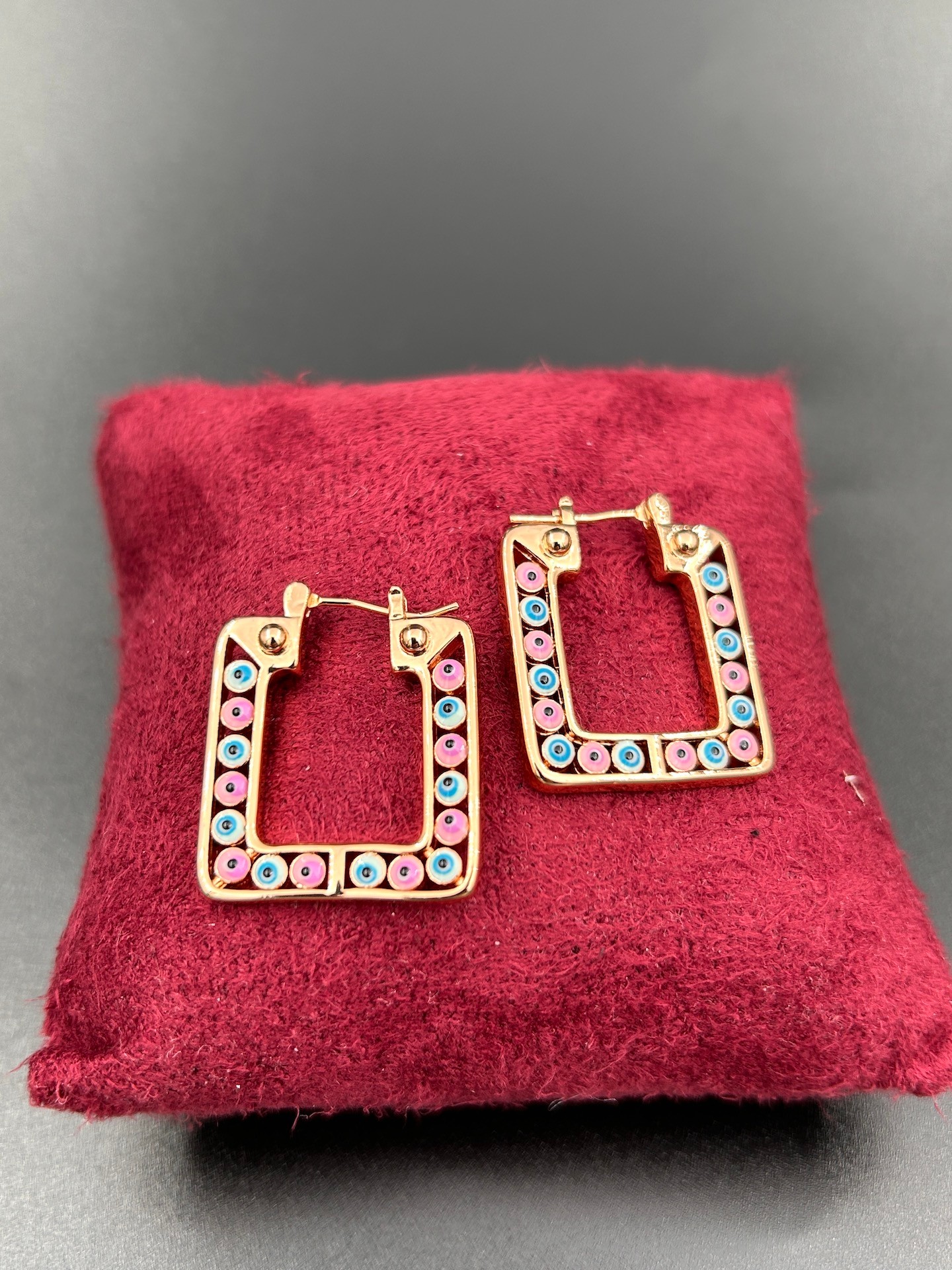 BYM083 Çelik Suya Dayanaklı Kare 3Cm Renkli Nazar Boncuklu Rose Gold Kadın Çelik Küpe