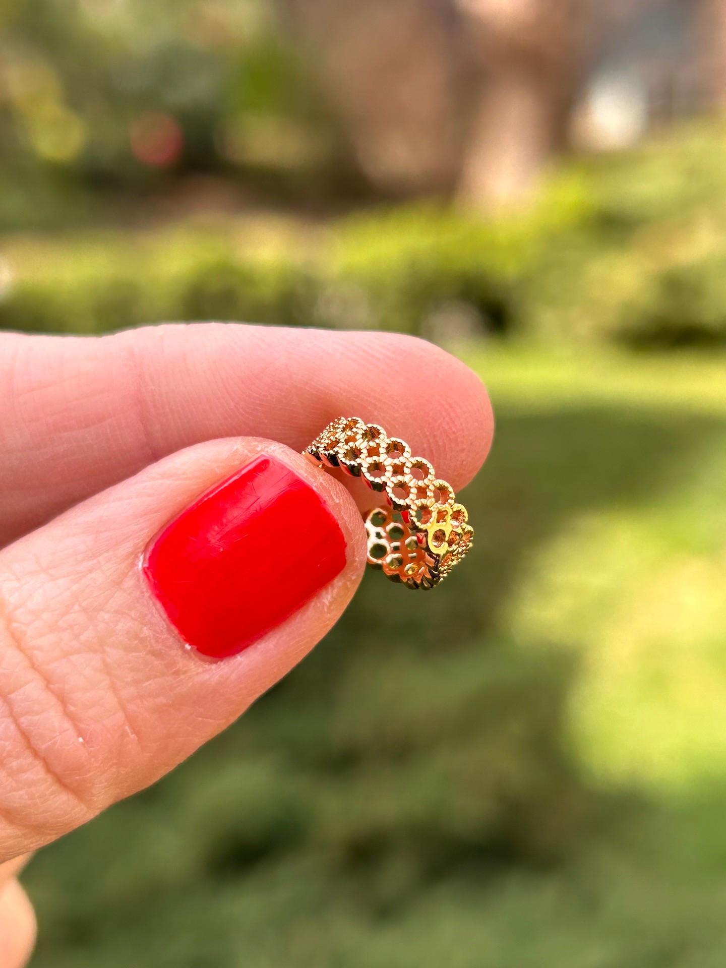 BYM414 Gold Renk Sıkıştırmalı Hasır Model Kararmaz Çelik Kıkırdak Küpe