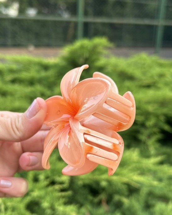 BYM381 Turuncu Sert Plastik Büyük Boy Hibisküs Çiçekli Mandal Kadın Saç Tokası – Gür Saçlar İçin Yeni Trend Aksesuar M00400701199