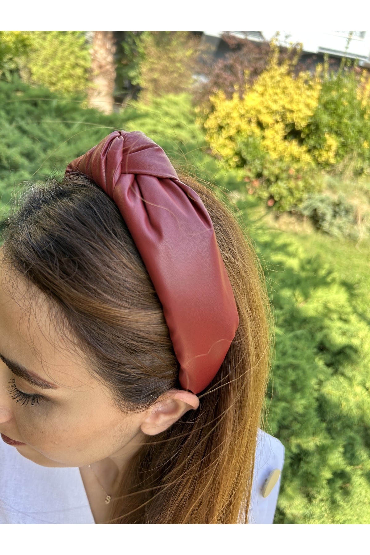 Bordo Yumuşak Deri Tepeden Fiyonk Taç