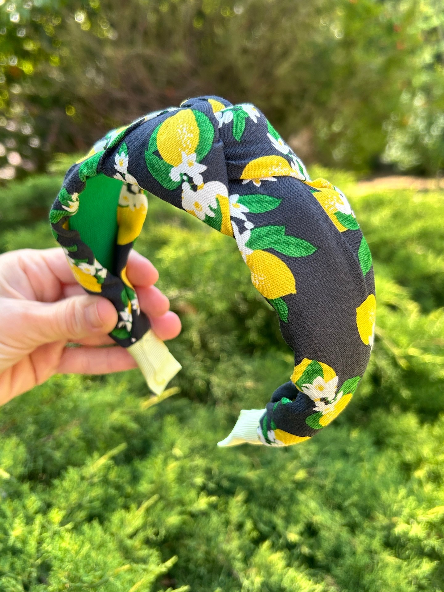 Kadın Kumaş Düğümlü Siyah Sarı Limon Desenli Yazlık Taç