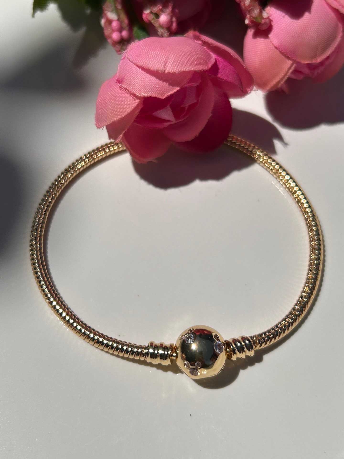 BYM558 Gold Altın Kaplama Yuvarlak Taşlı Kararmaz Çelik Küp Model 18 cm İnce Zarif Kadın Bileklik M00602459331