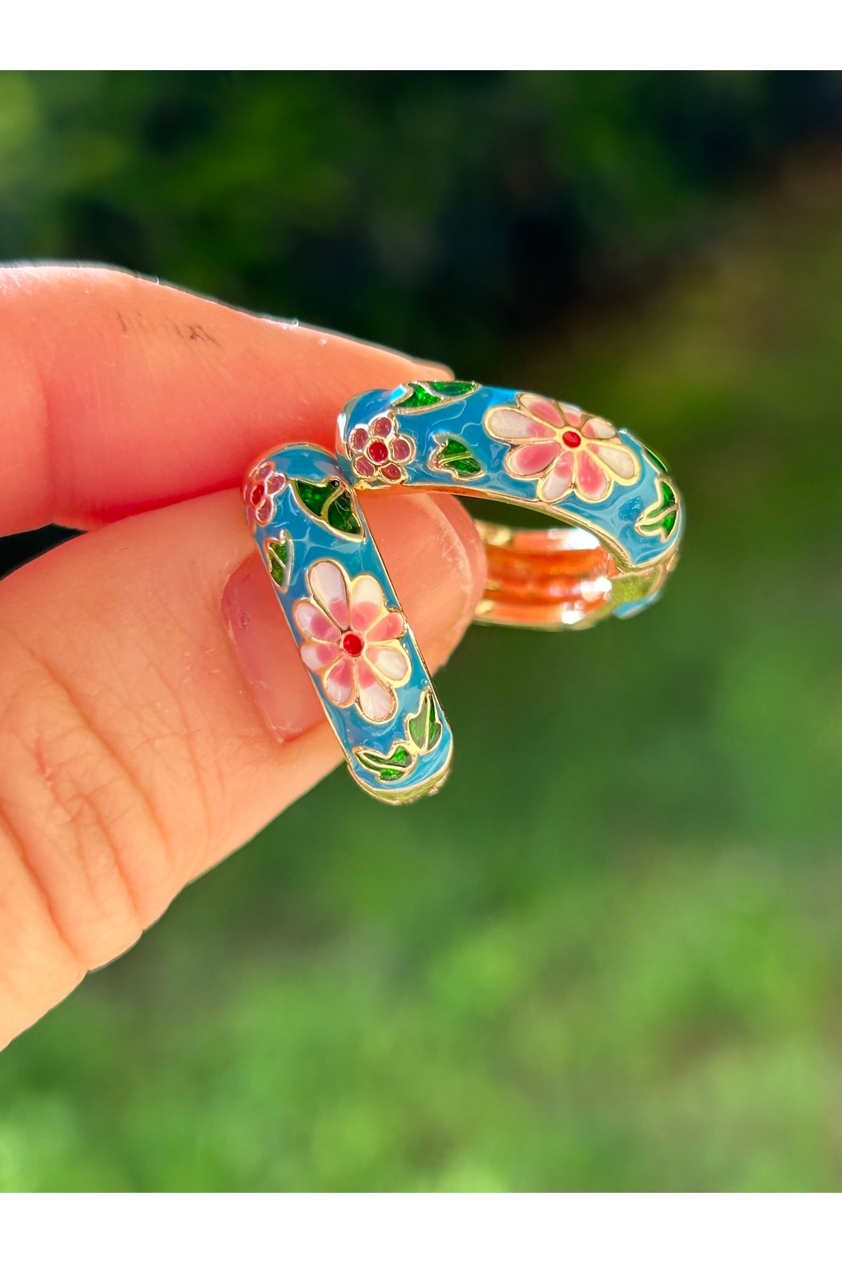 BYM235 Vintage Model Çiçek Desenli Mineli Mavi Renk Kadın Çelik Halka Küpe