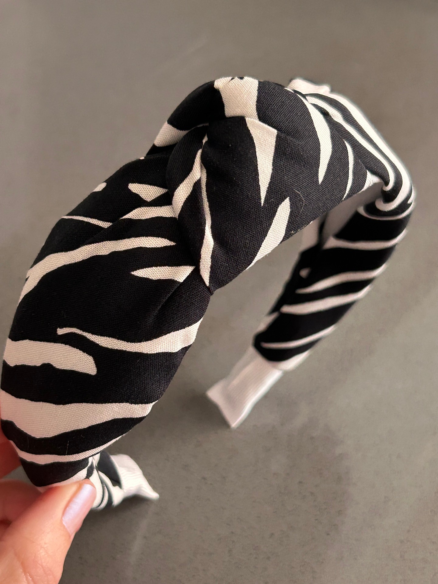 BYM332 Zebra Desenli Düğümlü Kumaş Yumuşak Kadın Saç Tacı